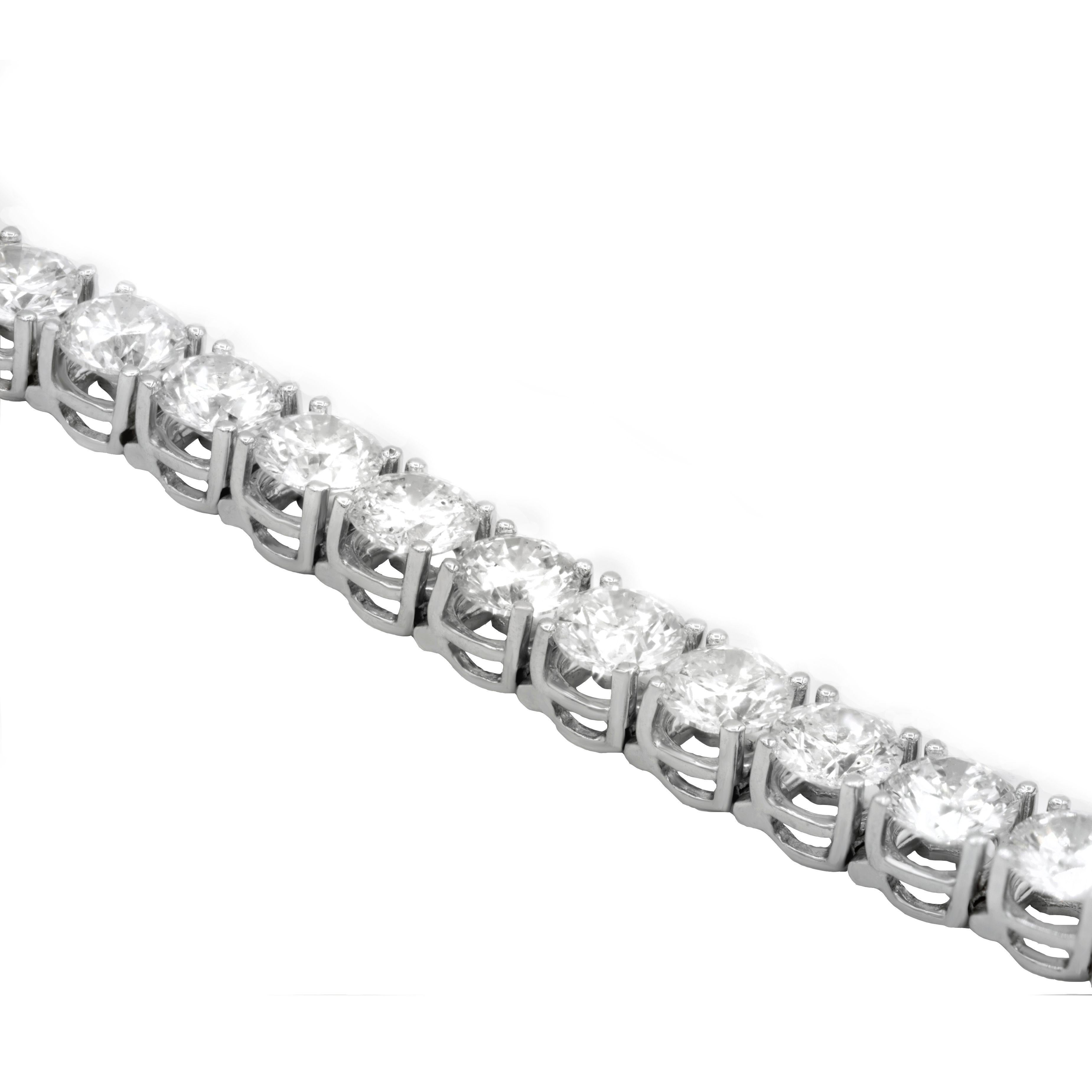 Taille ronde Bracelet de tennis classique de 20,35 carats en vente