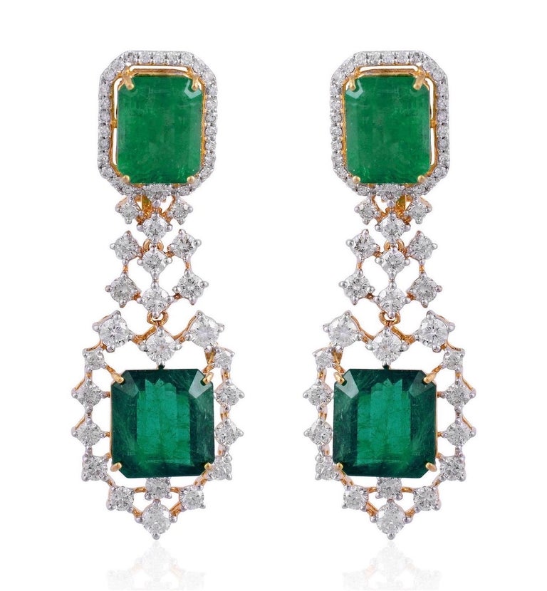 20.35 Carat Emerald Diamond 18 Karat Gold Earrings In New Condition For Sale In Hoffman Estate, IL