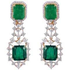 Boucles d'oreilles en or 18 carats avec diamants et émeraudes de 20,35 carats