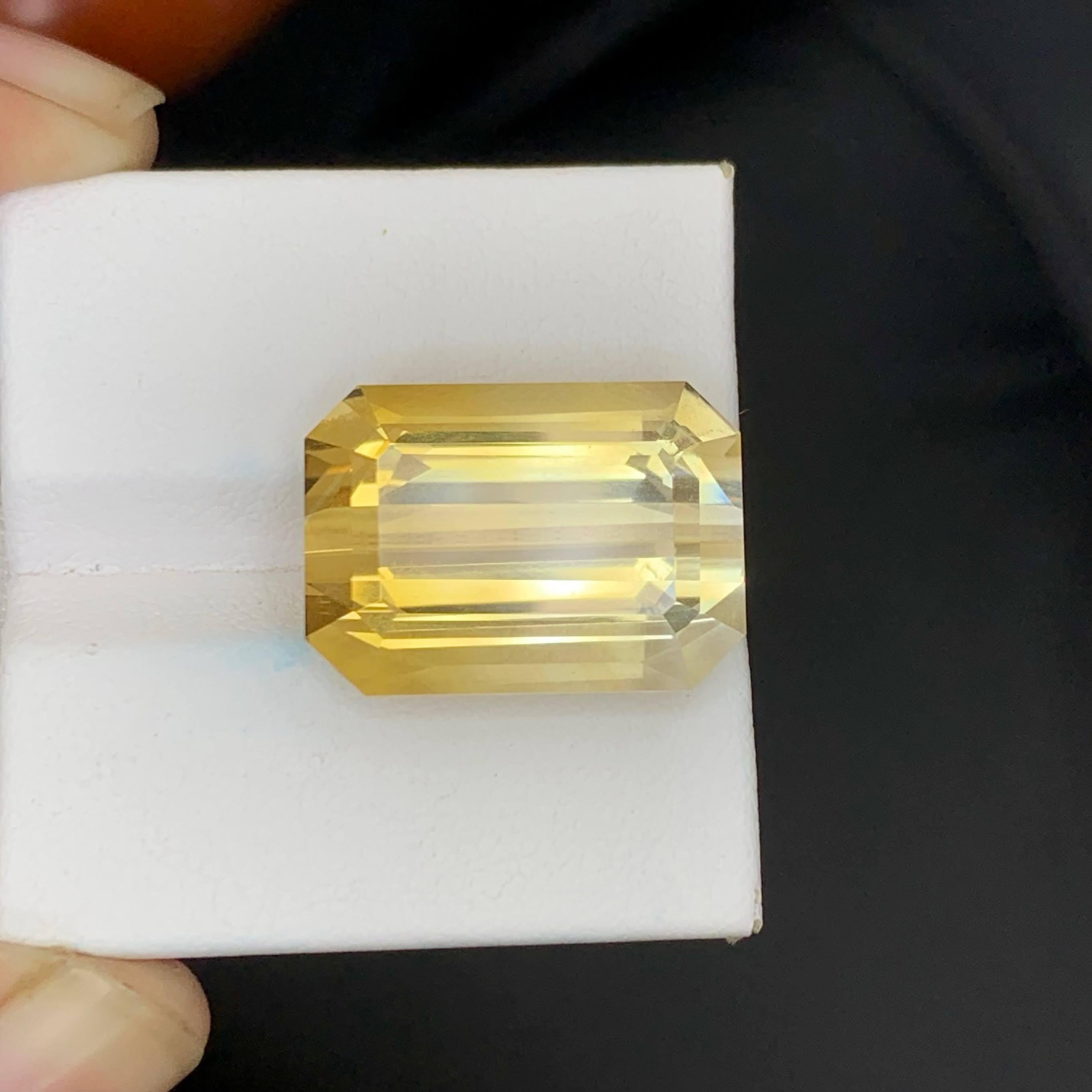 Weight 20.35 carat 
Dimensions 19.6x14.0x9.9mm
Treatment None 
Origin Brazil 
Clarity Loup Clean 
Shape Cut Emerald 




This 20.35 Carat Natural Bicolor Yellow Citrine from Brazil is a striking gemstone showcasing exceptional clarity and vibrant