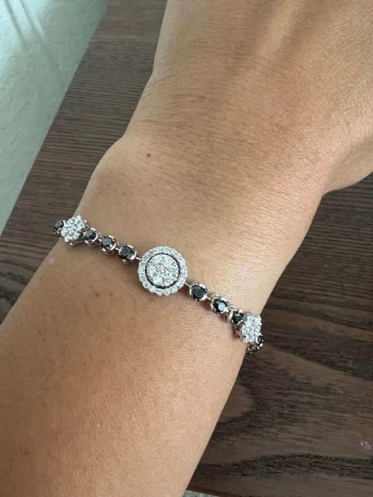 Women's 2.04 Carat Black Diamond White Diamond White Gold Bracelet For Sale