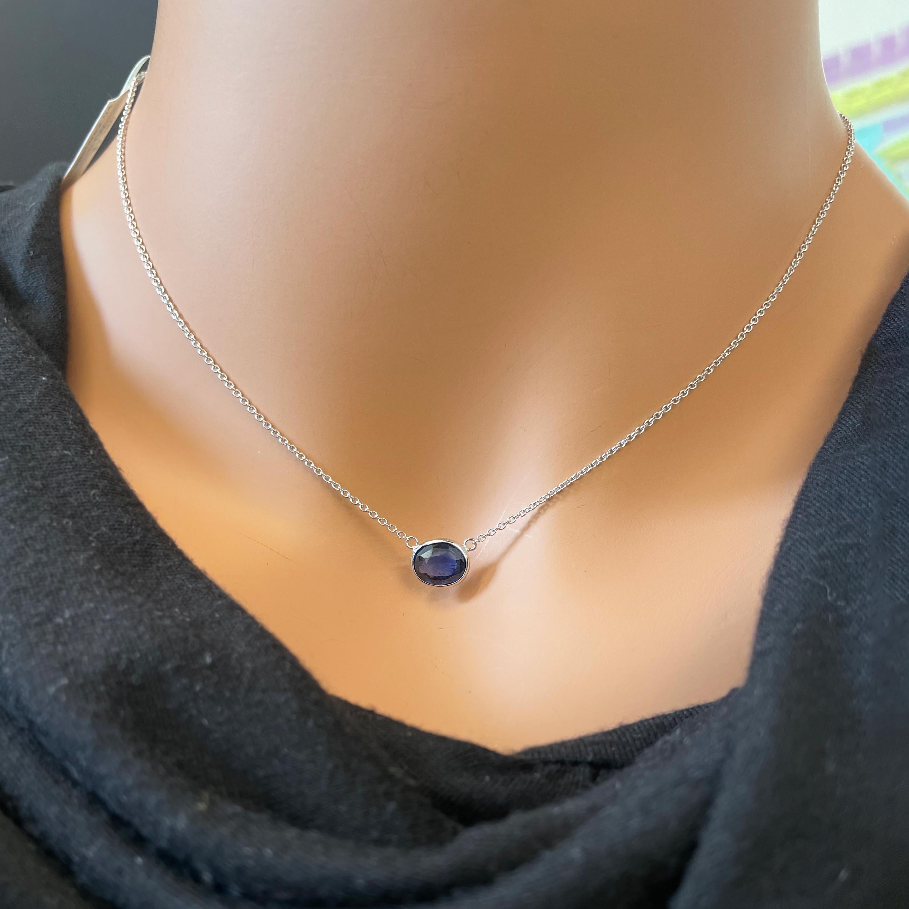 Oval Cut 2.04 Carat Blue Oval Sapphire Fashion Necklaces In 14K White Gold For Sale