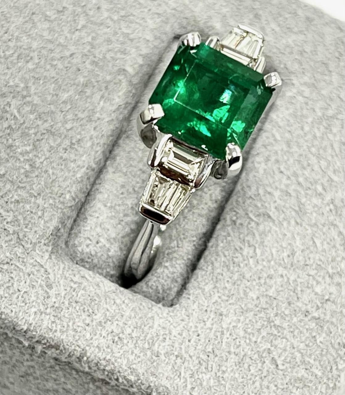 Modern 2.04 Carat Emerald Diamond Cocktail Ring For Sale