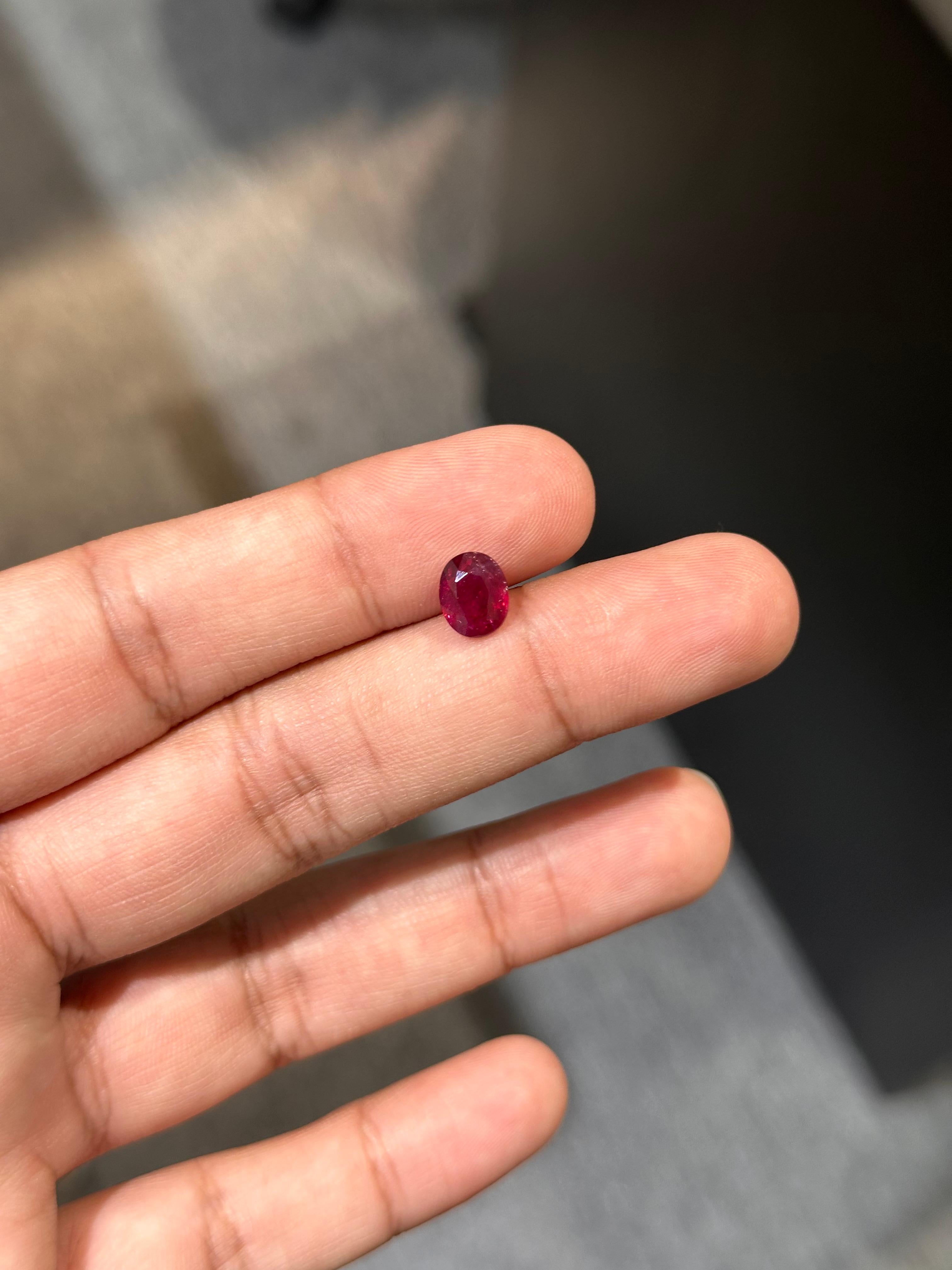 2.04 Carat No-Heat Mozambique Ruby Corte oval en venta