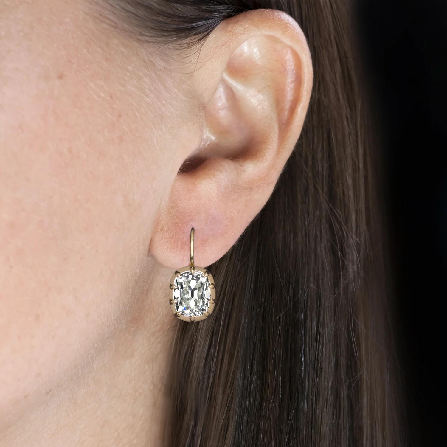 Art déco Boucles d'oreilles pendantes en or jaune 14k avec diamant taille ancienne de 2,04 carats en vente