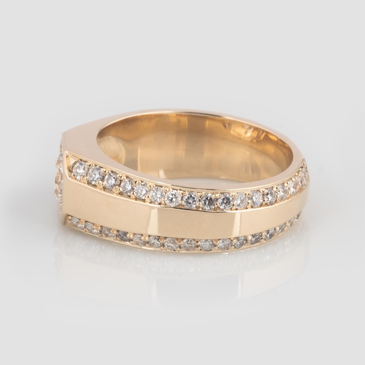 2.04 Carat Reclaimed Diamond Men's Yellow Gold Signet Ring For Sale 1