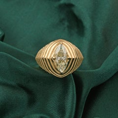 Skulpturaler Ring mit einem gelben Marquise-Diamanten von 2,04 Karat aus 18-karätigem Gelbgold