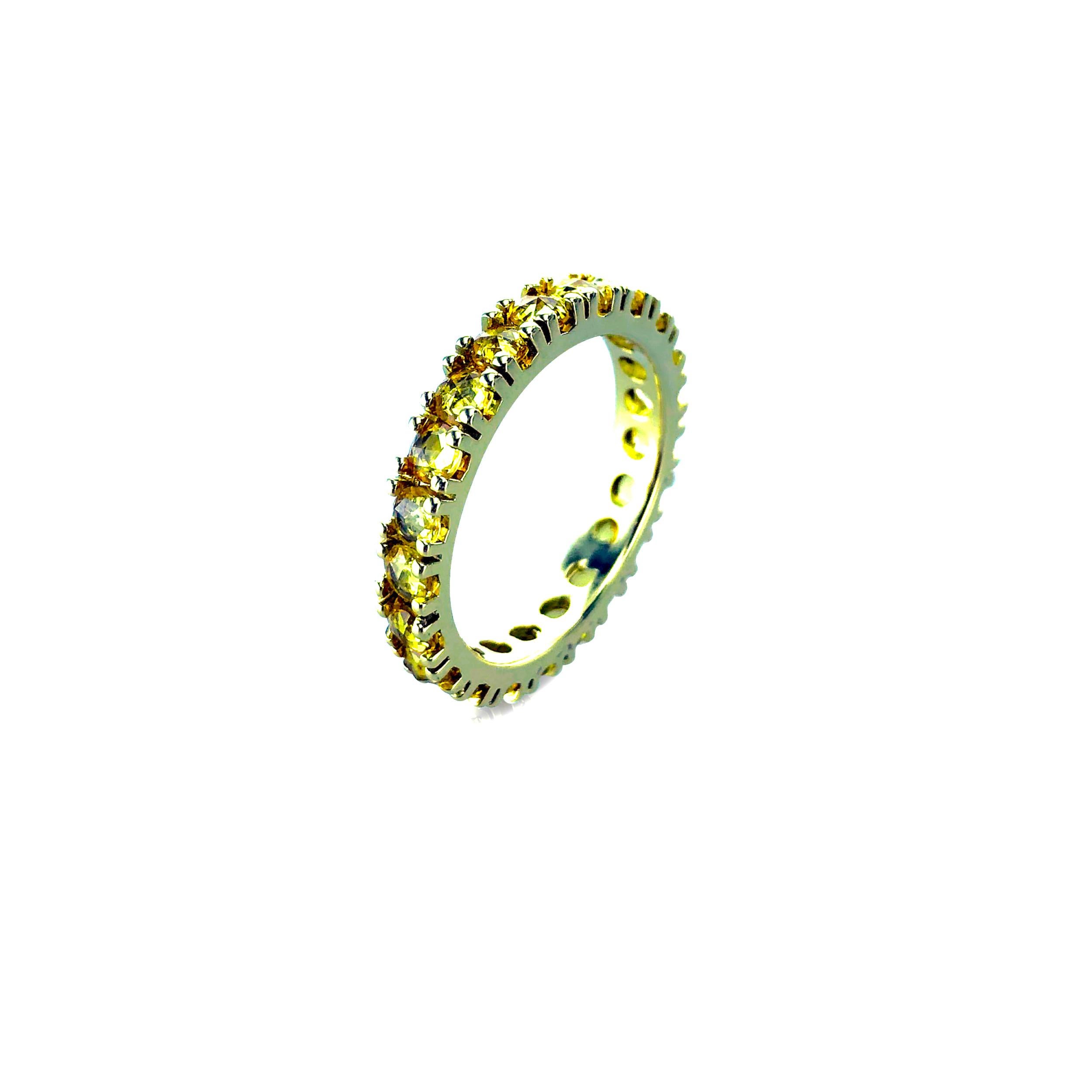 Artisan Yellow Sapphire 2.04 Carat in 18Kt Yellow Gold Eternity Unisex Ring