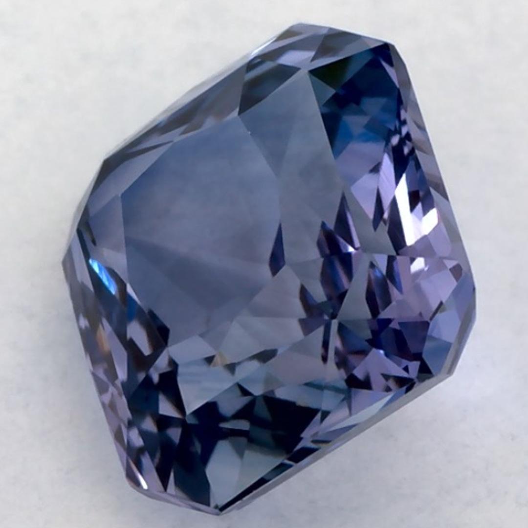 Pierre précieuse taille radiant saphir bleu 2.04 carats Pour femmes en vente