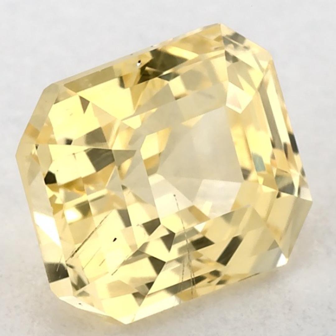 Taille émeraude 2.04 Ct Yellow Sapphire Octagon Loose Gemstone (pierre précieuse en vrac) en vente