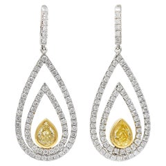 Pendants d'oreilles en or bicolore 18 carats avec diamants jaunes fantaisie taille poire de 2,04 carats