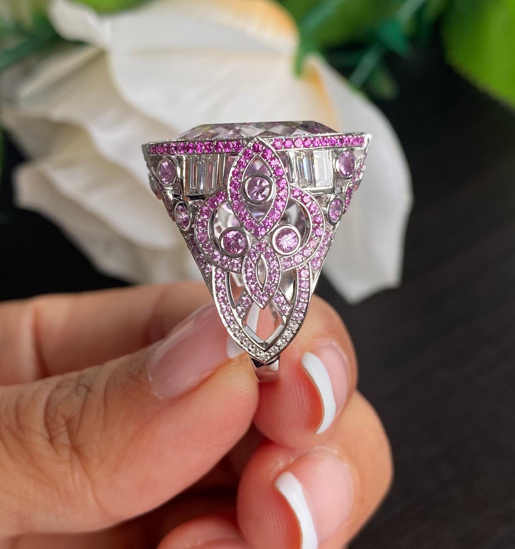 20.40 Carat Kunzite with Pink Fancy Sapphires and Diamond Fading Ring 18K Gold For Sale 2