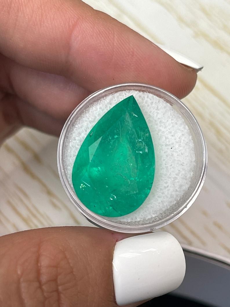 20.43 Carat 24x16 Rare Huge Green Colombian Emerald - Pear-Cut May Birthstone Ge In New Condition For Sale In Jupiter, FL