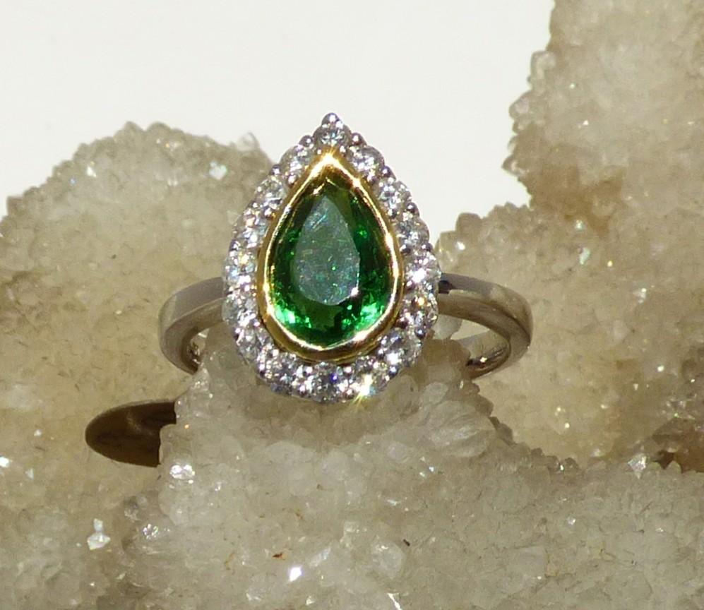 2.04ct Pear Shaped Tsavorite Garnet and Diamond Cluster Ring in 18K Gold For Sale 3