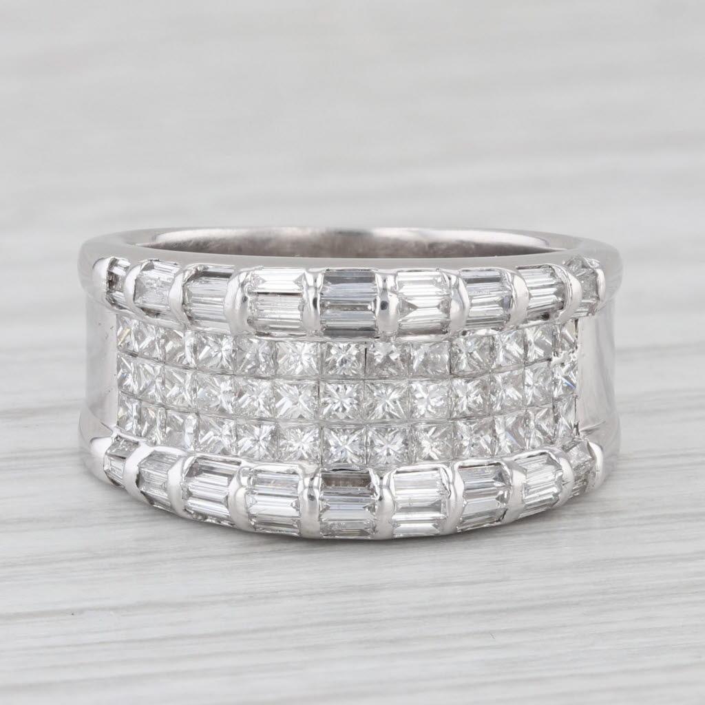 Taille baguette 2.04ctw Diamond 18k White Gold Band Size 6.75 Ring en vente