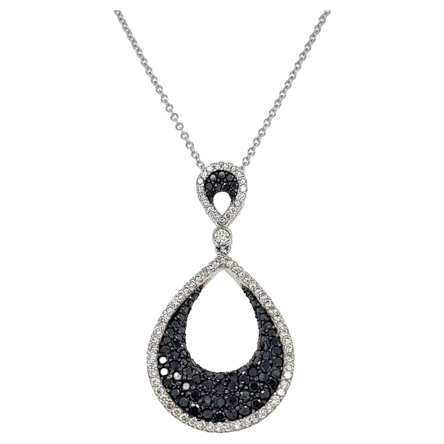 2.05 Carat Black Diamond White Diamond White Gold Pendant Chain Necklace For Sale