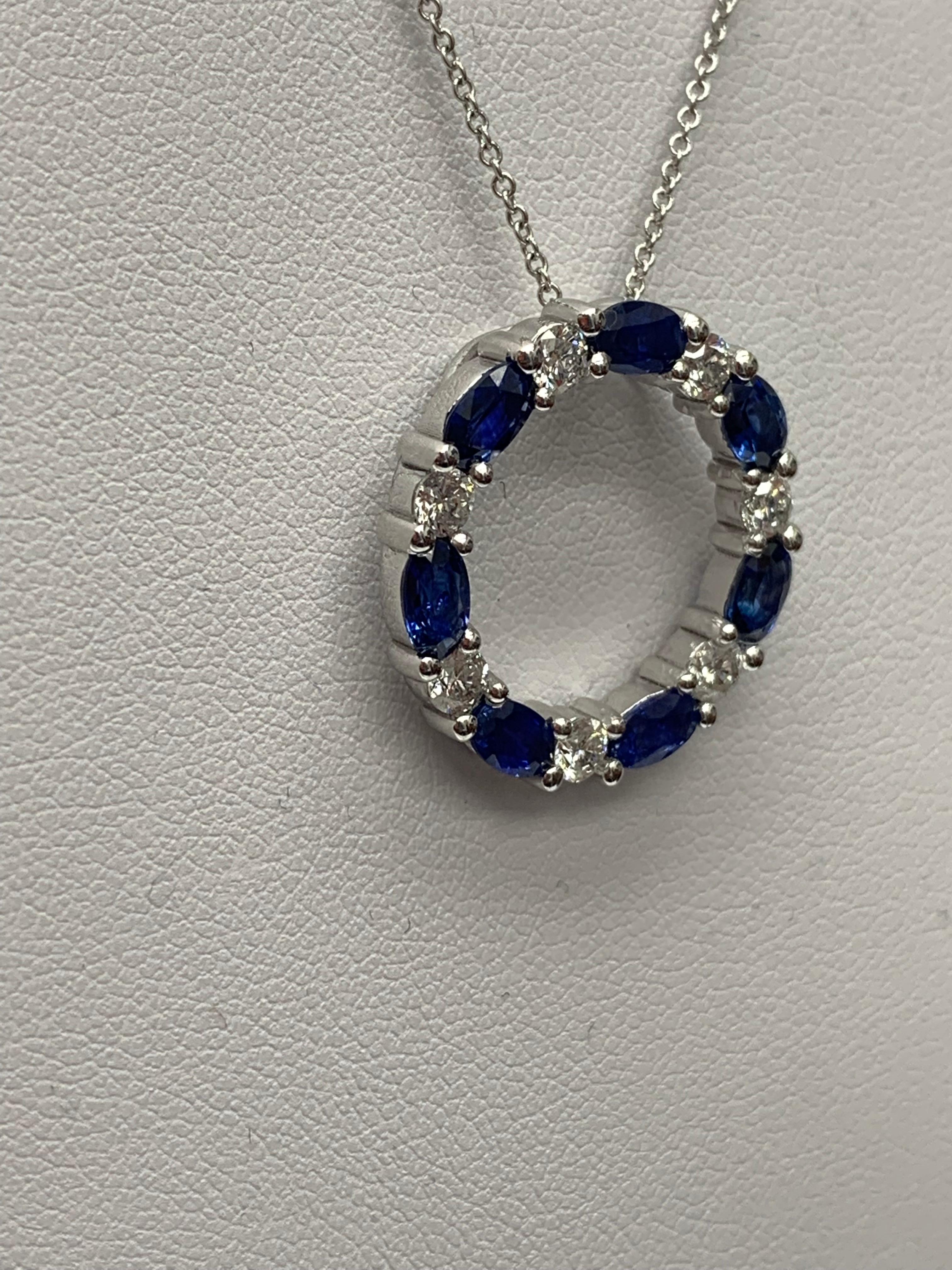 2.05 Carat Blue Sapphire and Diamond Circle Pendant Necklace in 14k White Gold In New Condition For Sale In NEW YORK, NY
