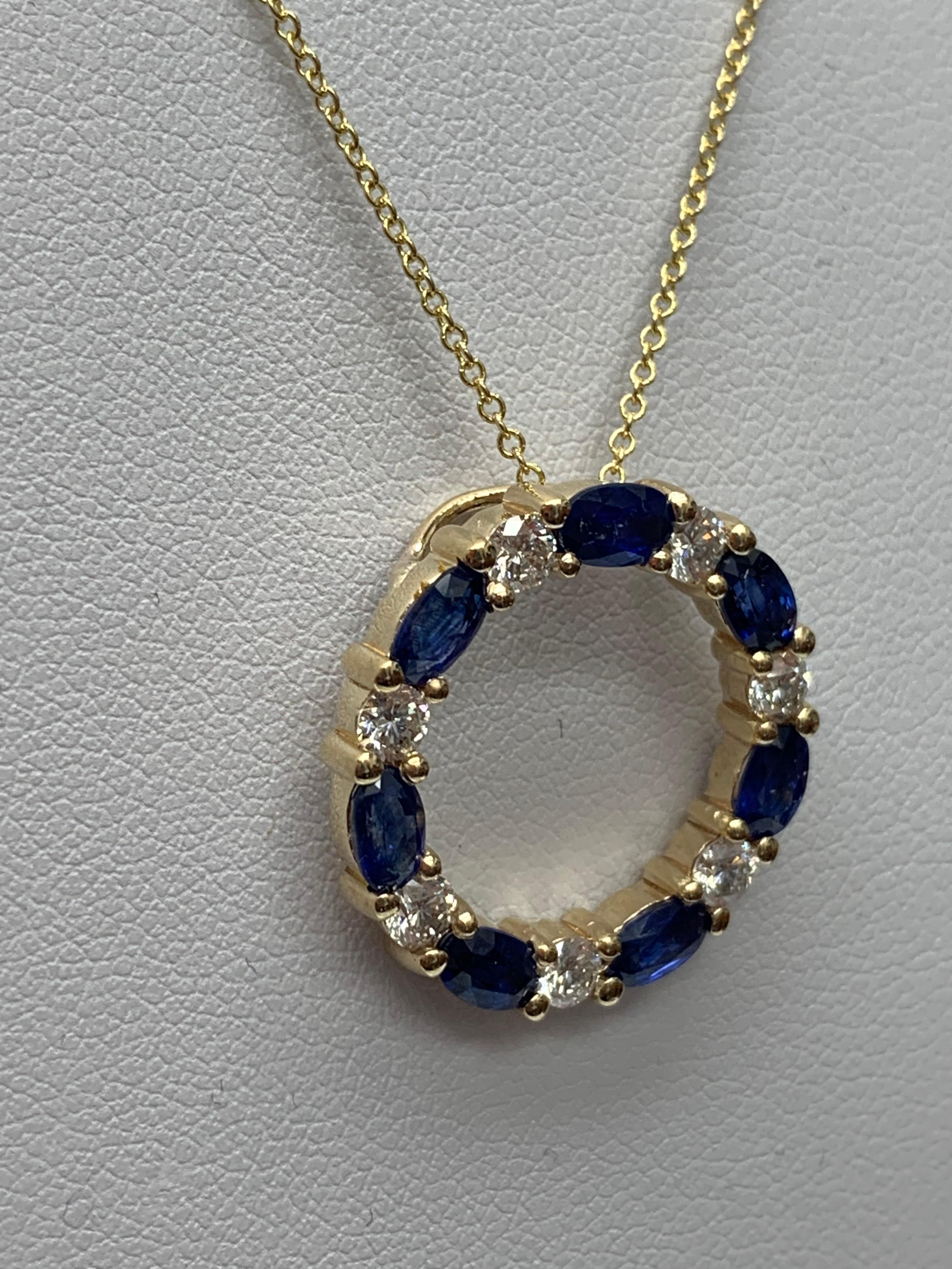 2.05 Carat Blue Sapphire and Diamond Circle Pendant Necklace in 14k Yellow Gold In New Condition For Sale In NEW YORK, NY