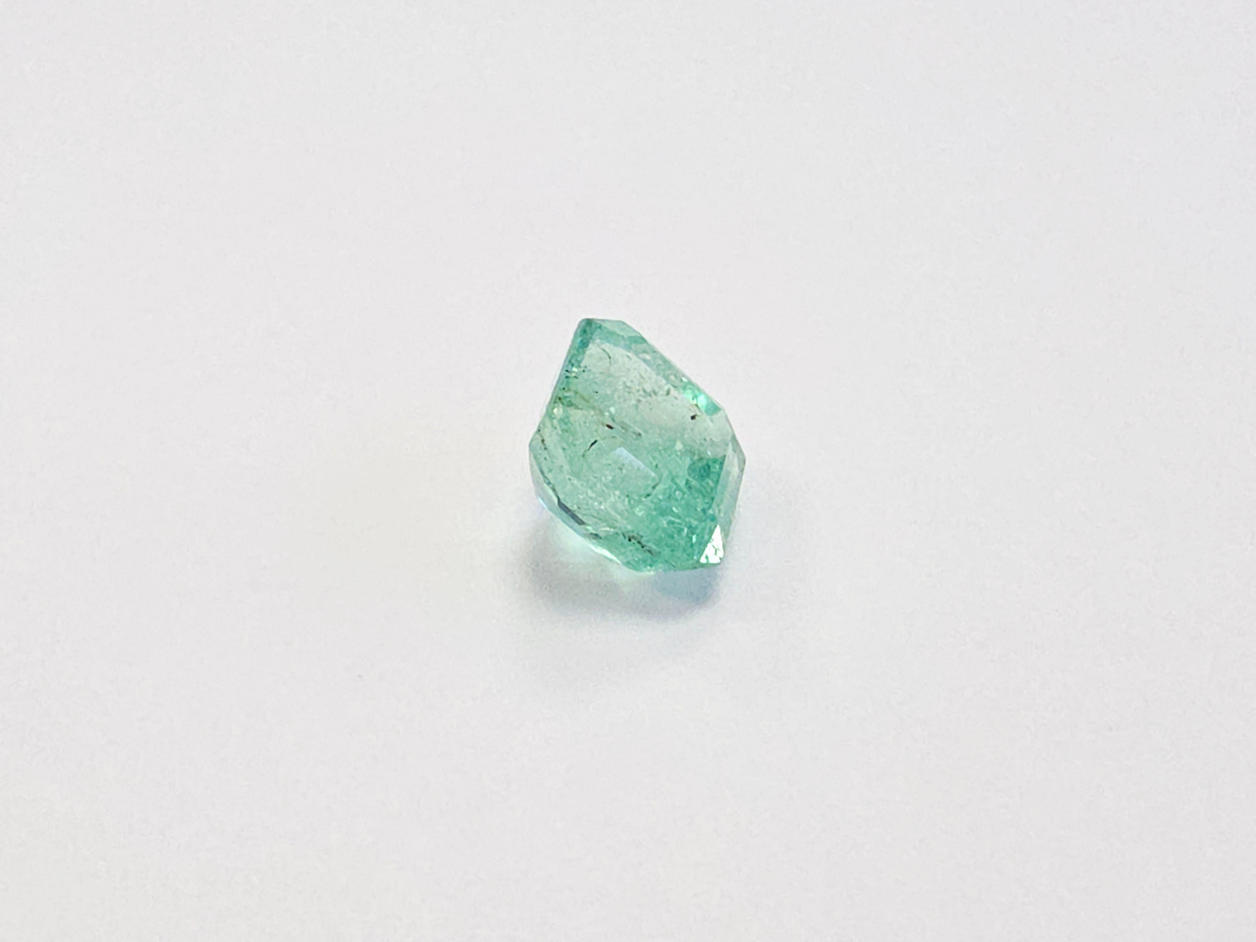 2.05 Carat Colombian Emerald – Loose Natural Gemstone In New Condition For Sale In Great Neck Plaza, NY