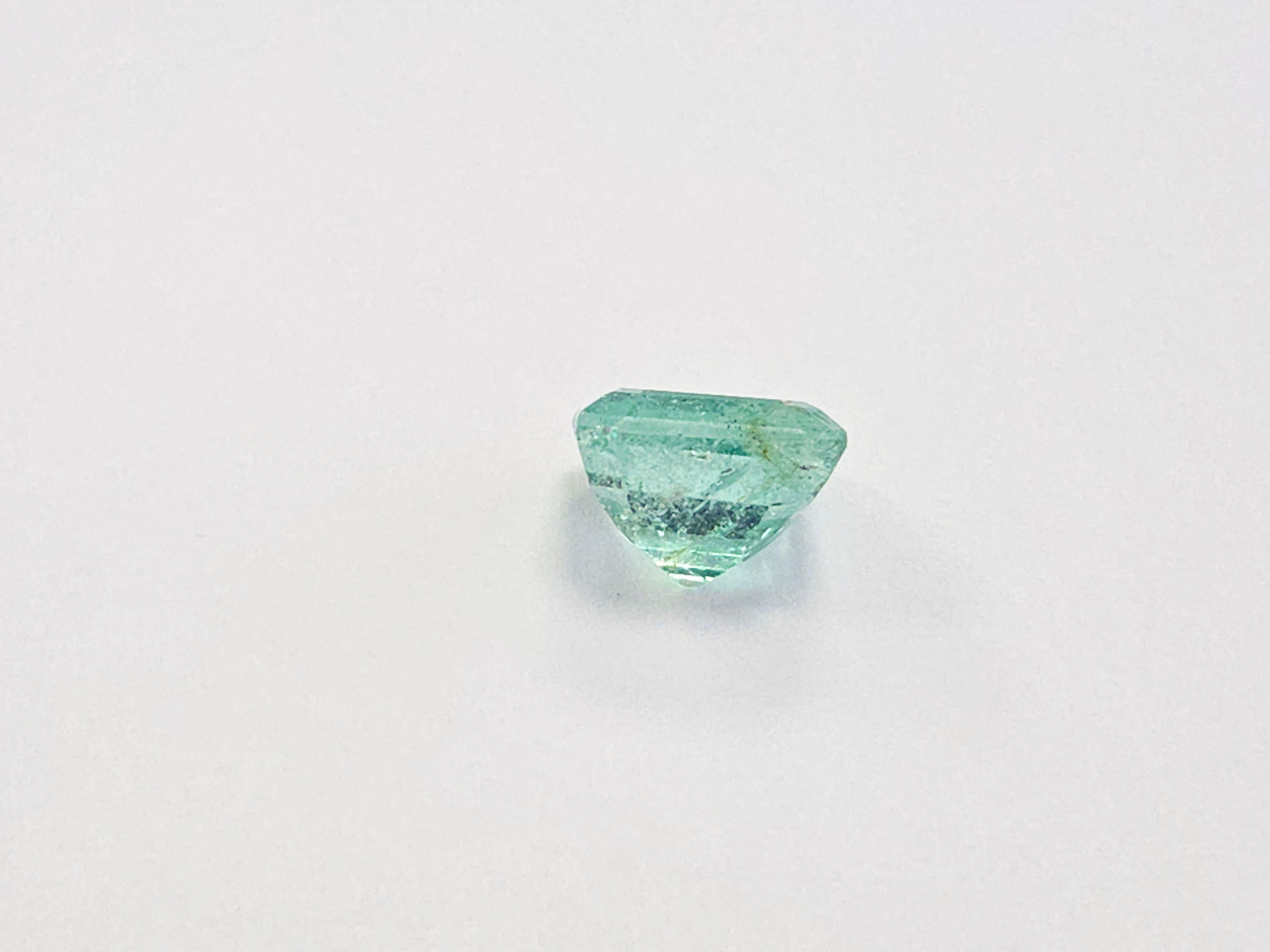Women's 2.05 Carat Colombian Emerald – Loose Natural Gemstone For Sale