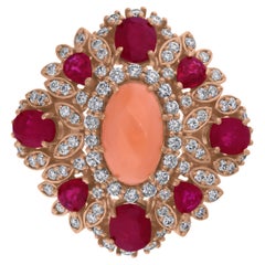 Coral de 2,05 quilates Rubí de 2,65 quilates Diamante SI/H de 0,83 quilates Anillo de oro rosa de 18 quilates