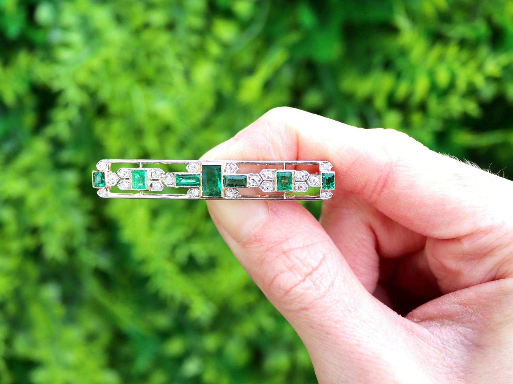 Una splendida, raffinata e imponente spilla antica edoardiana con smeraldo da 2,05 carati e diamante da 0,40 carati, incastonata in oro giallo da 9 carati e platino; fa parte delle nostre collezioni di gioielli antichi con smeraldo e gioielli di