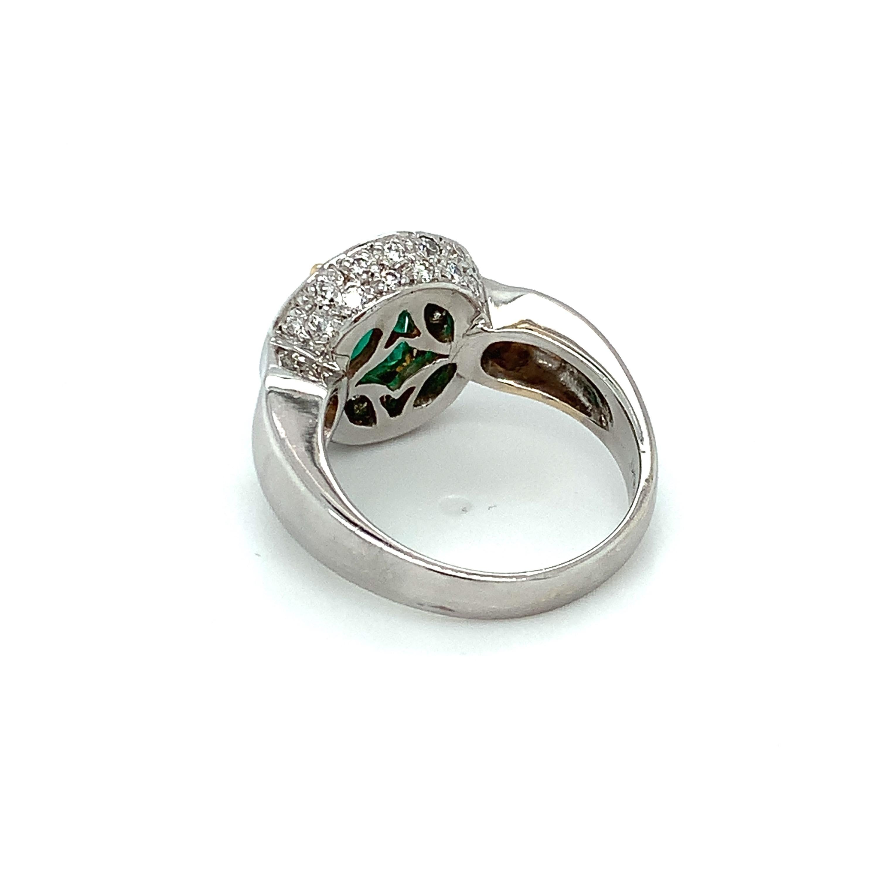 Emerald and Diamond Cocktail Ring in White Gold, 2.05 Carats In New Condition For Sale In Los Angeles, CA