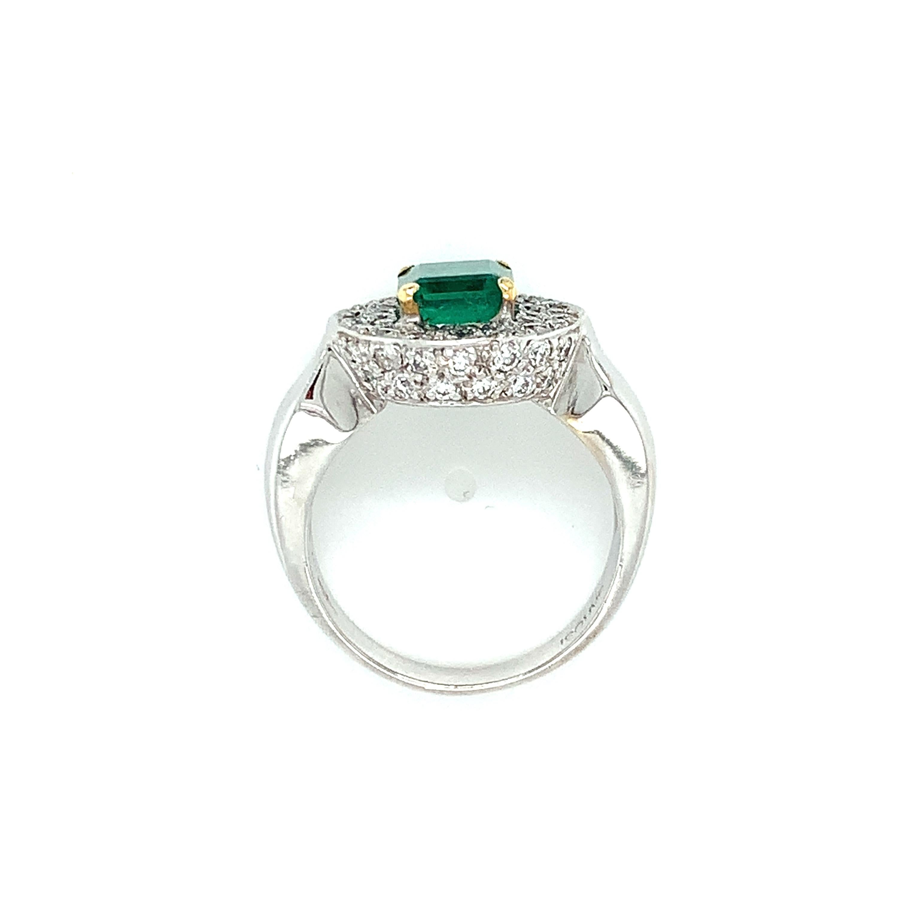 Emerald and Diamond Cocktail Ring in White Gold, 2.05 Carats For Sale 3