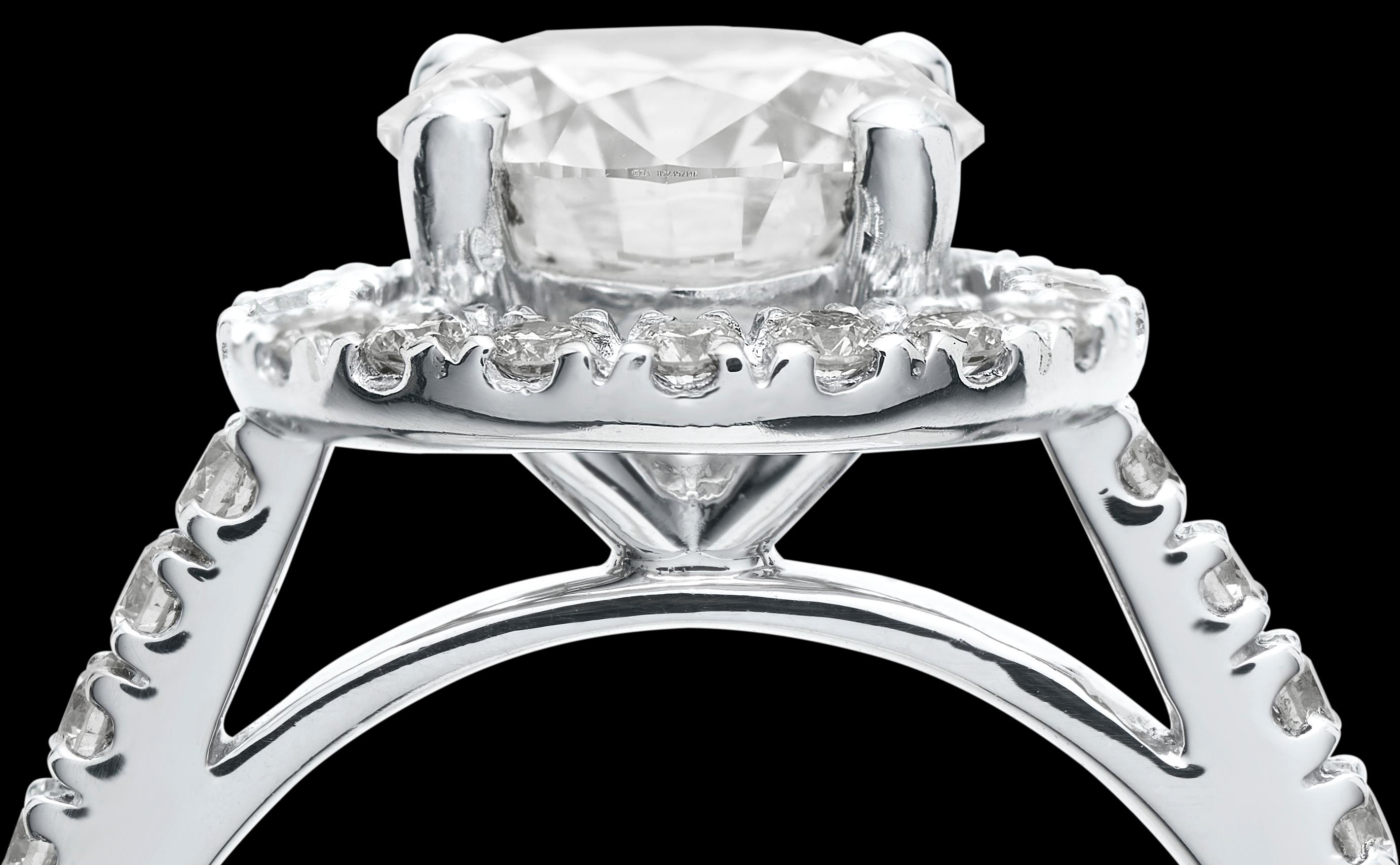 GIA Certificado Single Stone Diamante Redondo 2.05ct F, VVS2 Anillo de Compromiso en venta 1