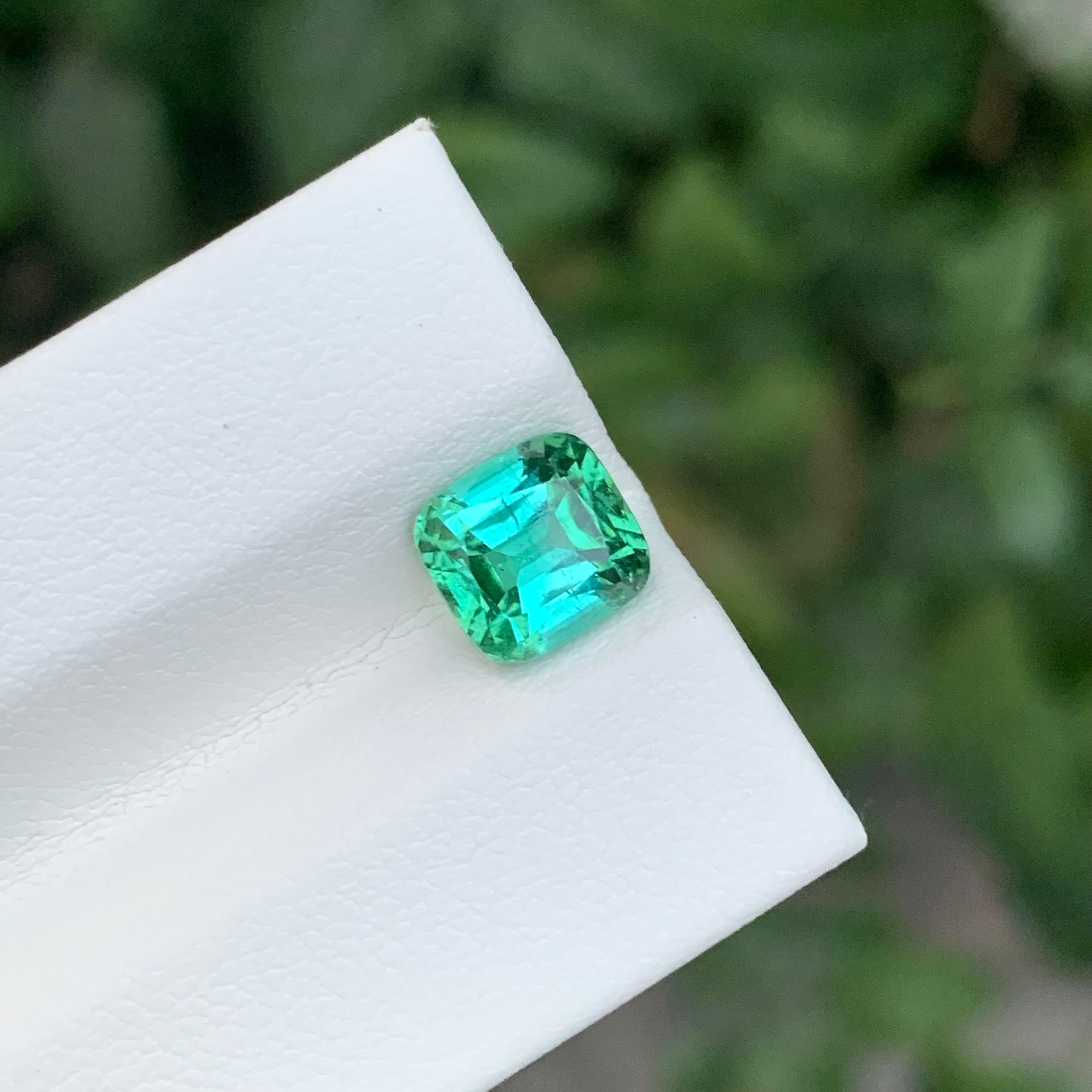 Arts and Crafts 2.05 Carat Natural Loose Blue Green Tourmaline Cushion Shape Gem en vente