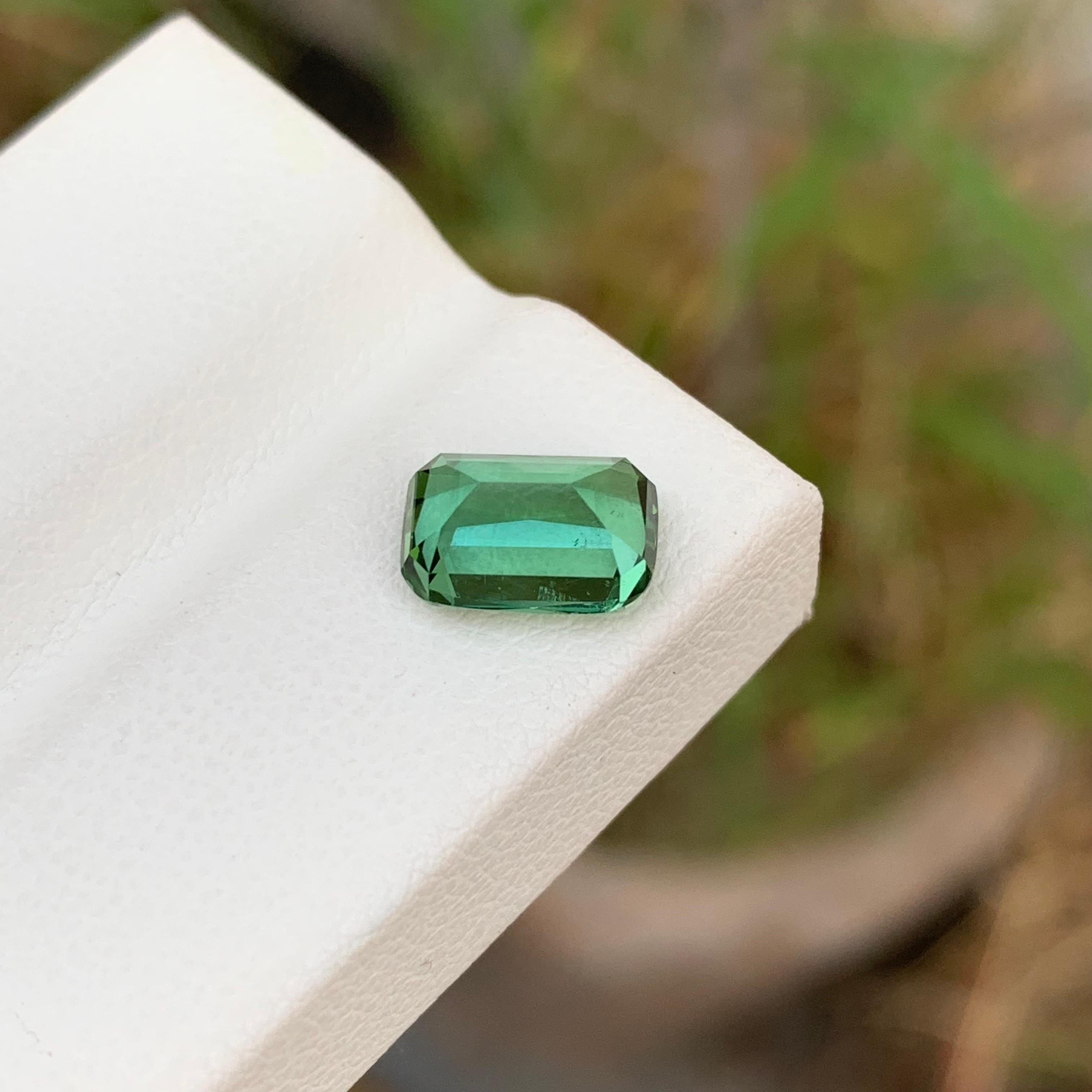 2.05 Carat Natural Loose Blue Green Tourmaline Cushion Shape Gemstone (Tourmaline bleue verte en forme de coussin) Unisexe en vente