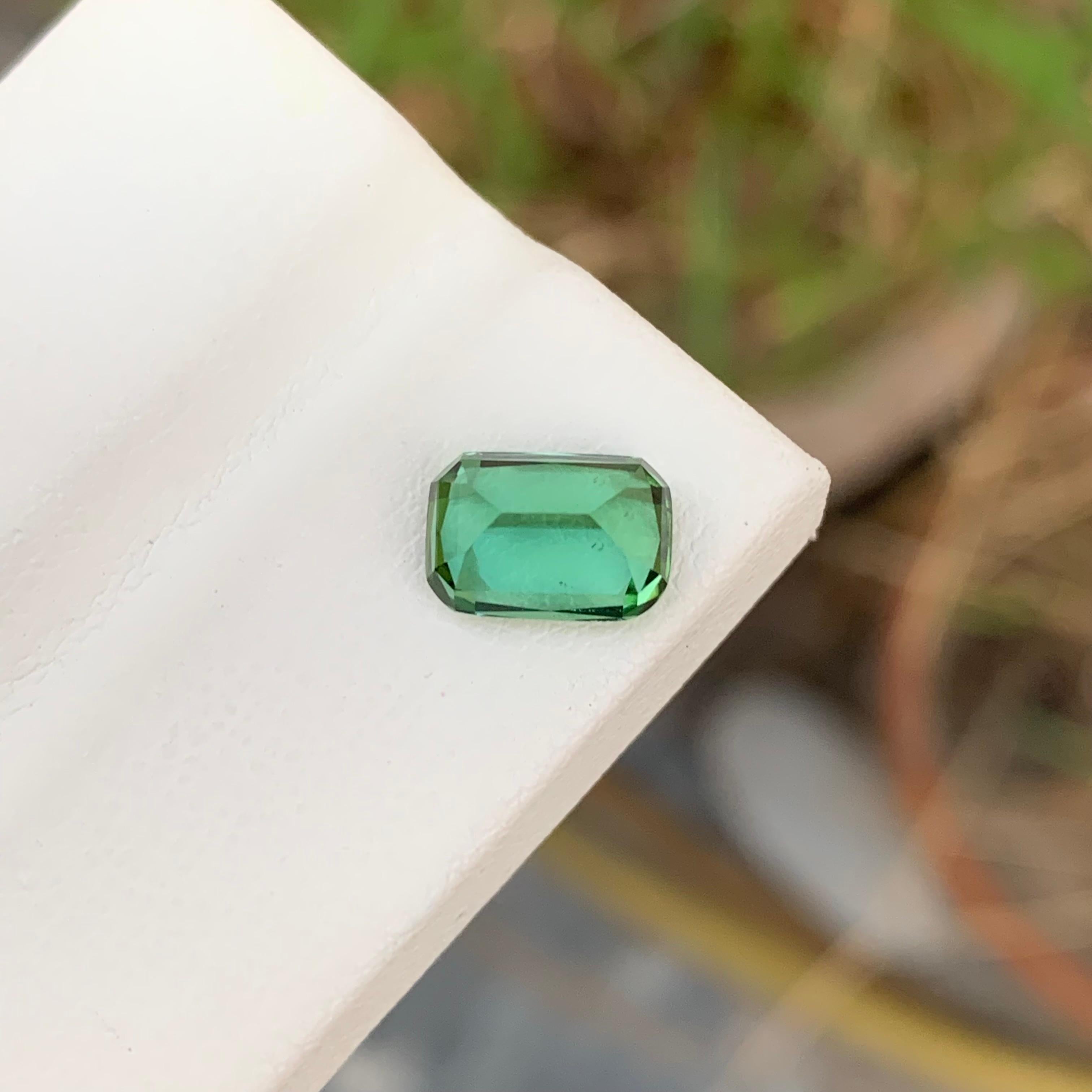 2.05 Carat Natural Loose Blue Green Tourmaline Cushion Shape Gemstone (Tourmaline bleue verte en forme de coussin) en vente 1