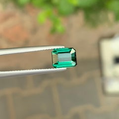 2,05 quilates de turmalina verde profunda natural suelta en forma de esmeralda Gema