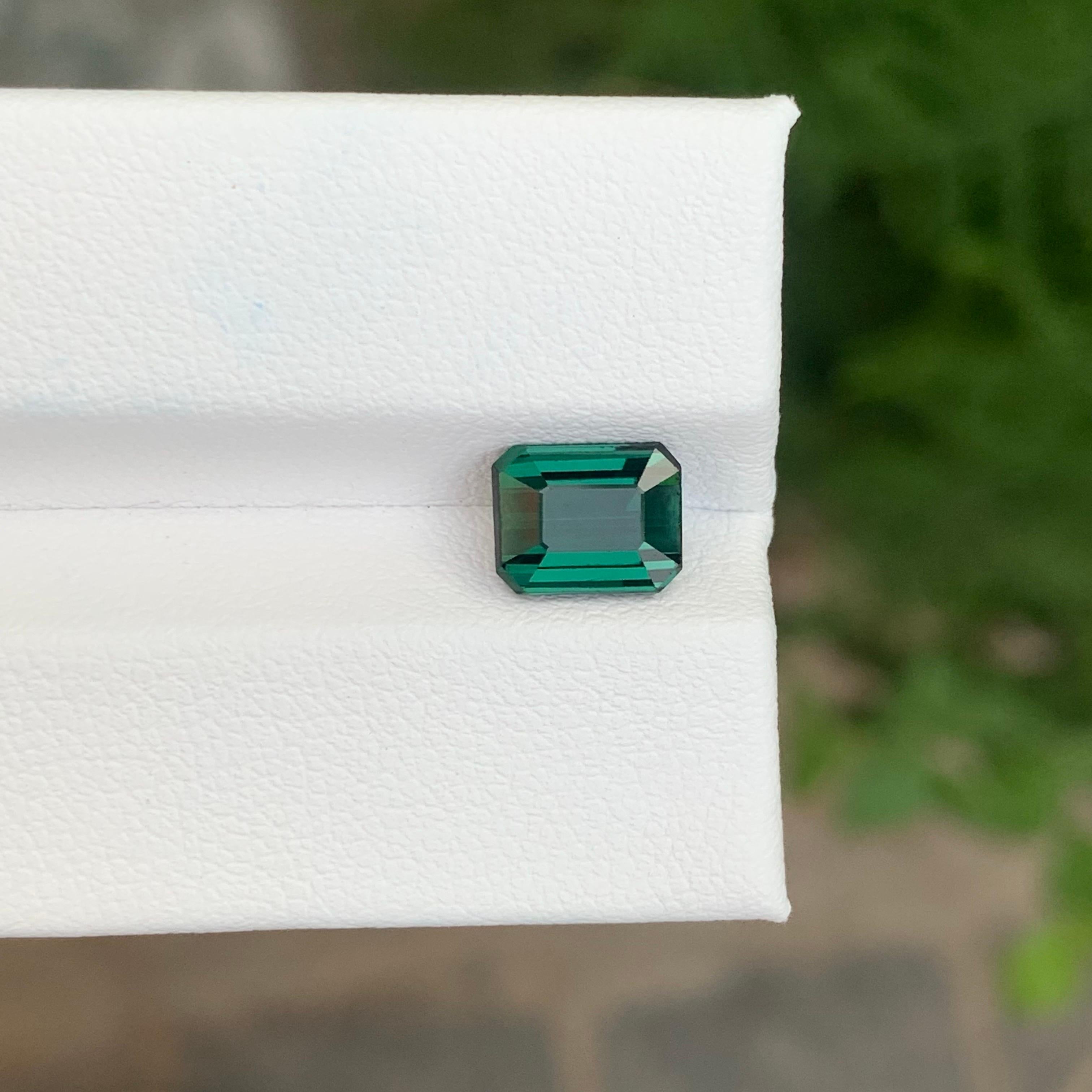 2.05 Carat Natural Loose Deep Green Tourmaline Emerald Shape Gemstone In New Condition For Sale In Peshawar, PK