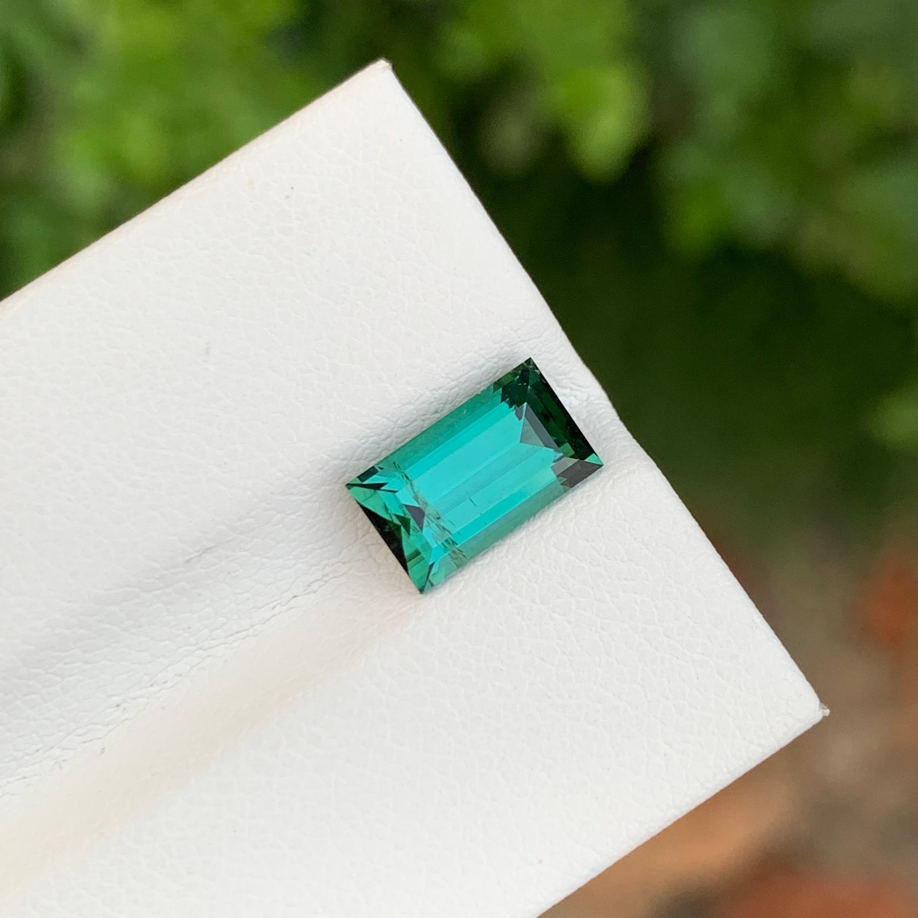 2,05 Karat natürlicher loser Lagoon-Turmalin in Baguette-Form für Ring (Arts and Crafts) im Angebot