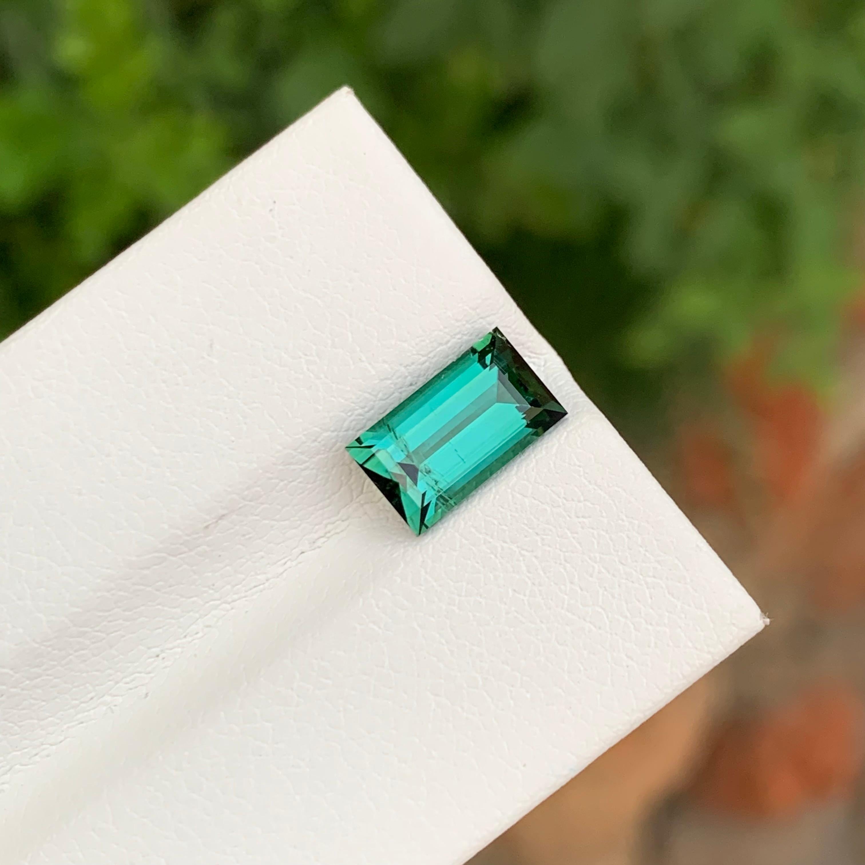2,05 Karat natürlicher loser Lagoon-Turmalin in Baguette-Form für Ring für Damen oder Herren im Angebot