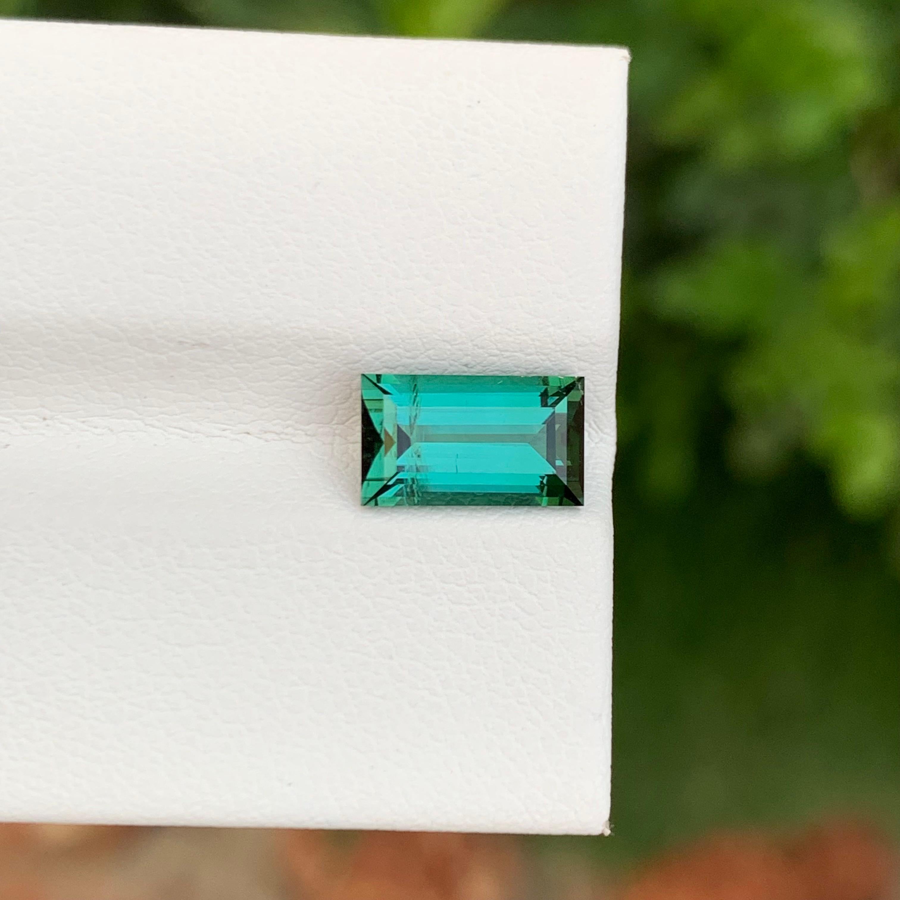 2,05 Karat natürlicher loser Lagoon-Turmalin in Baguette-Form für Ring im Angebot 1