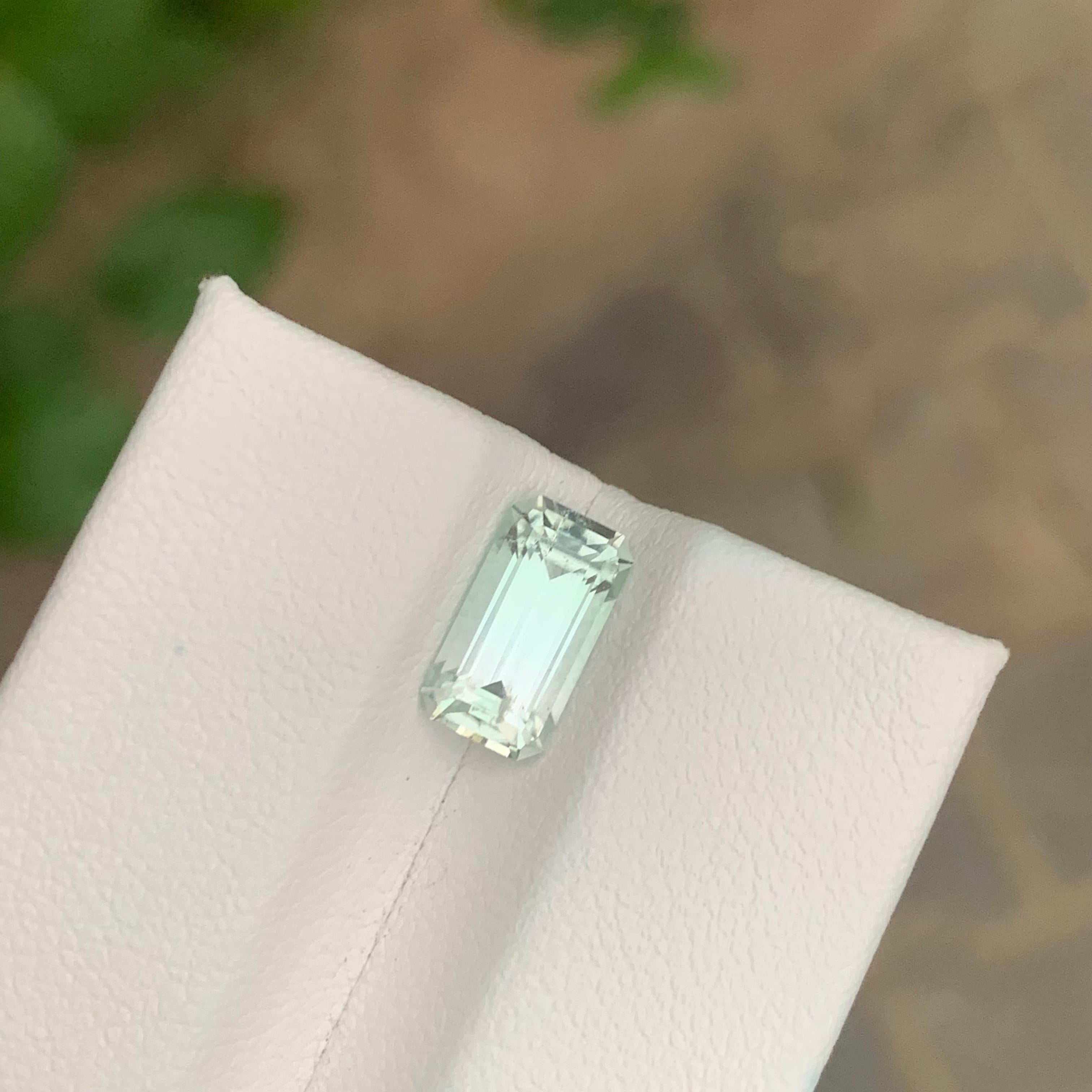 2.05 Carat Natural Loose Light Mint Tourmaline Emerald Shape Gemstone (pierre précieuse en forme d'émeraude) Neuf - En vente à Peshawar, PK