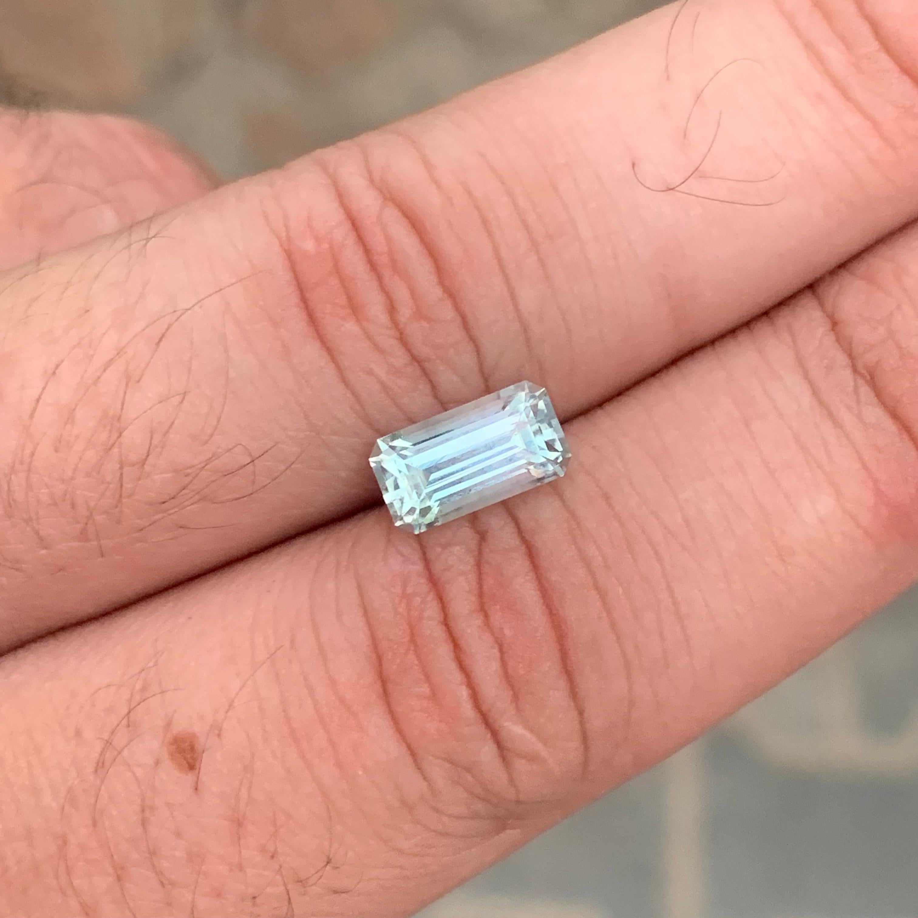 2.05 Carat Natural Loose Light Mint Tourmaline Emerald Shape Gemstone (pierre précieuse en forme d'émeraude) en vente 2