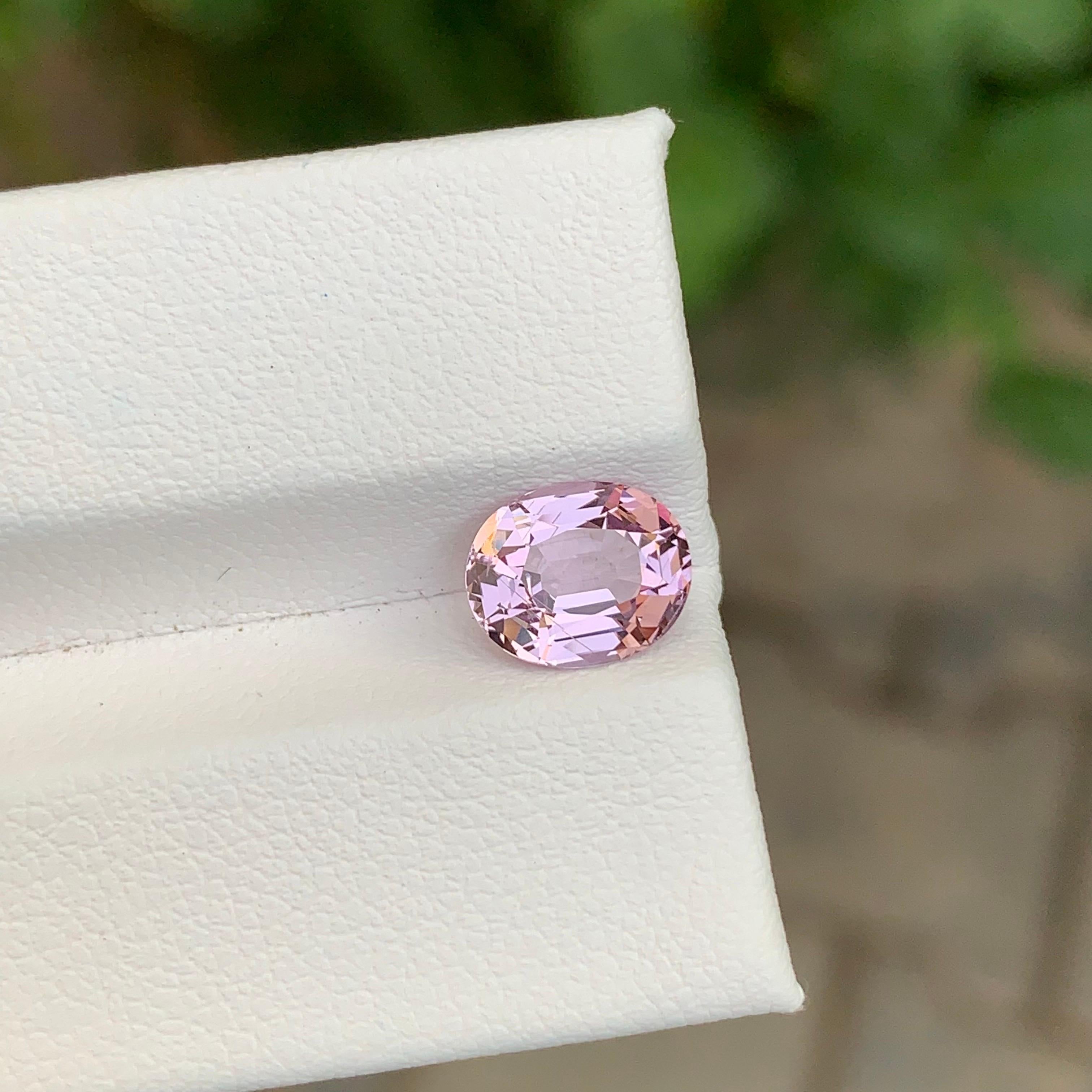2.05 Carat Natural Loose Light Pink Spinel Cushion Shape Gemstone From Tanzania en Nuevo estado para la venta en Peshawar, PK