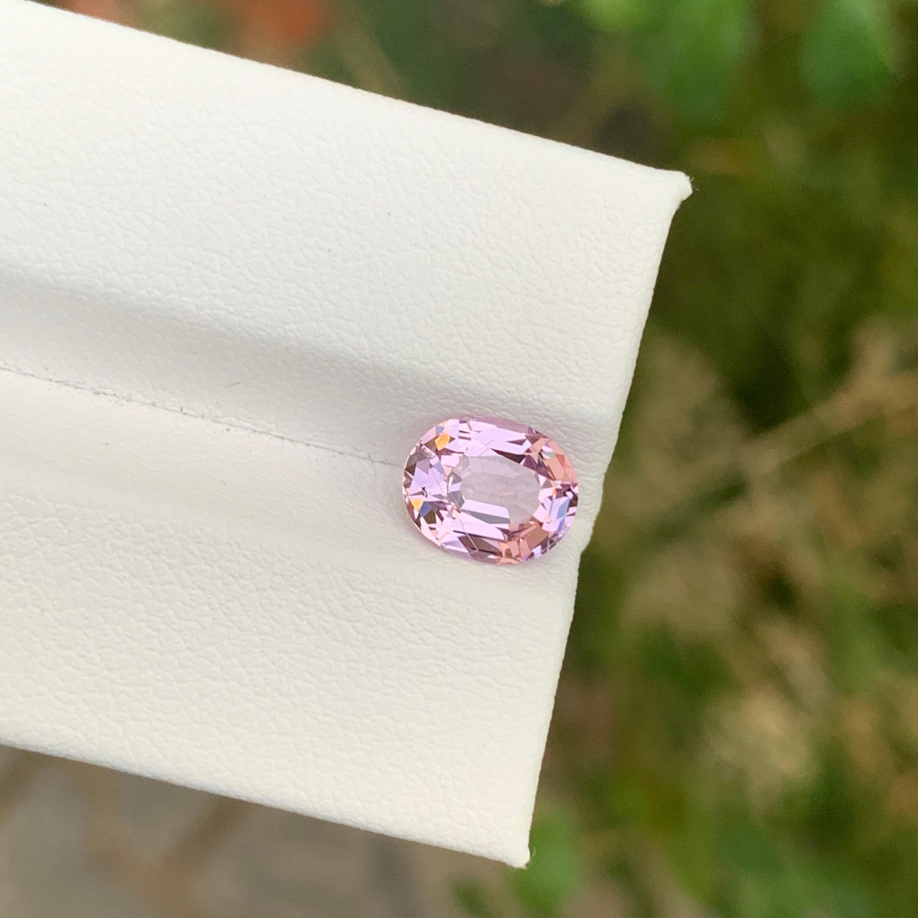 Femenino o masculino 2.05 Carat Natural Loose Light Pink Spinel Cushion Shape Gemstone From Tanzania en venta