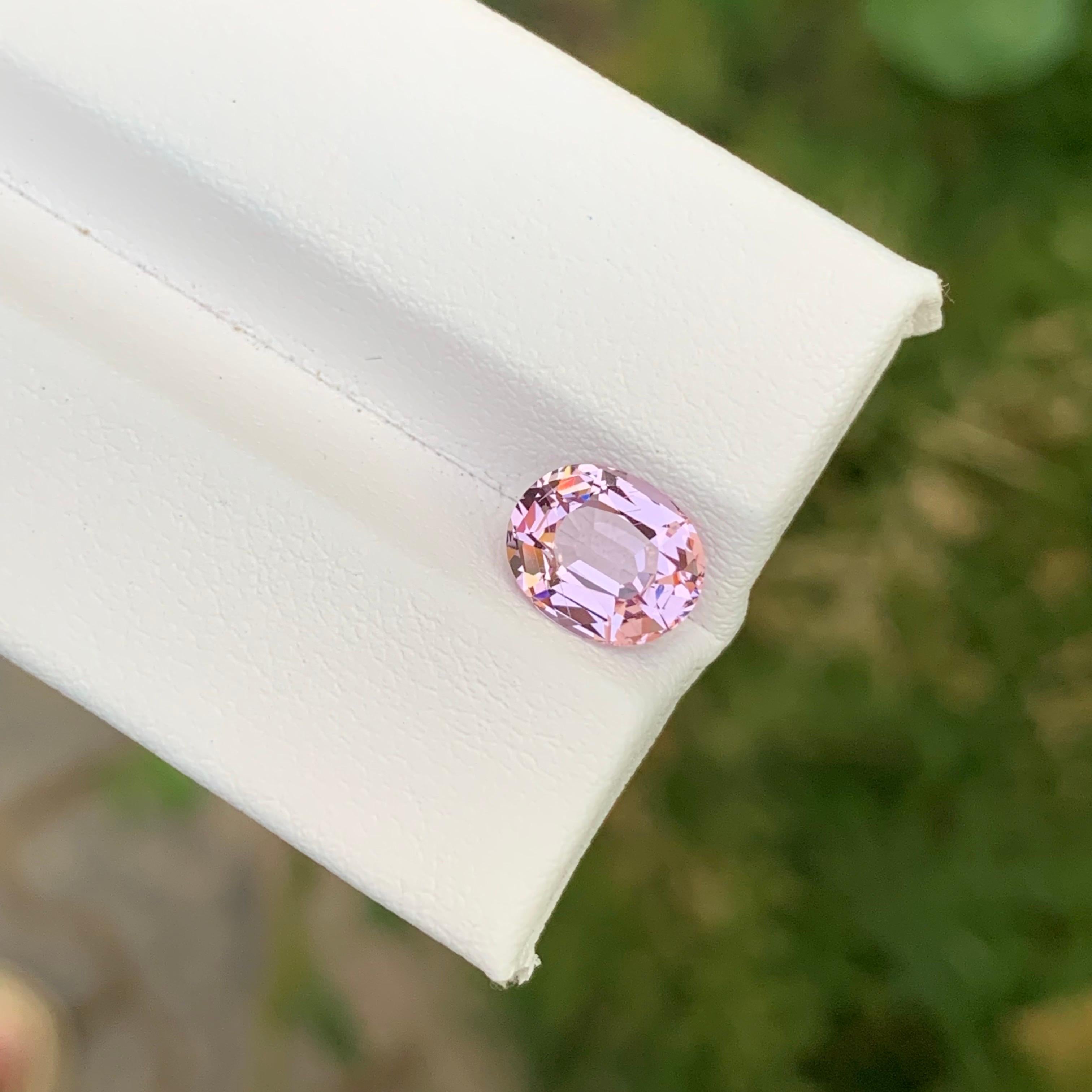 2.05 Carat Natural Loose Light Pink Spinel Cushion Shape Gemstone From Tanzania en venta 2