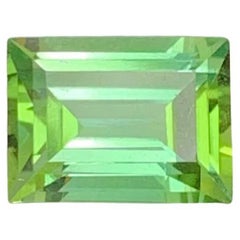 2.05 Carat Natural Loose Mint Green Tourmaline Baguette Cut Afghan Gemstone (pierre précieuse afghane)