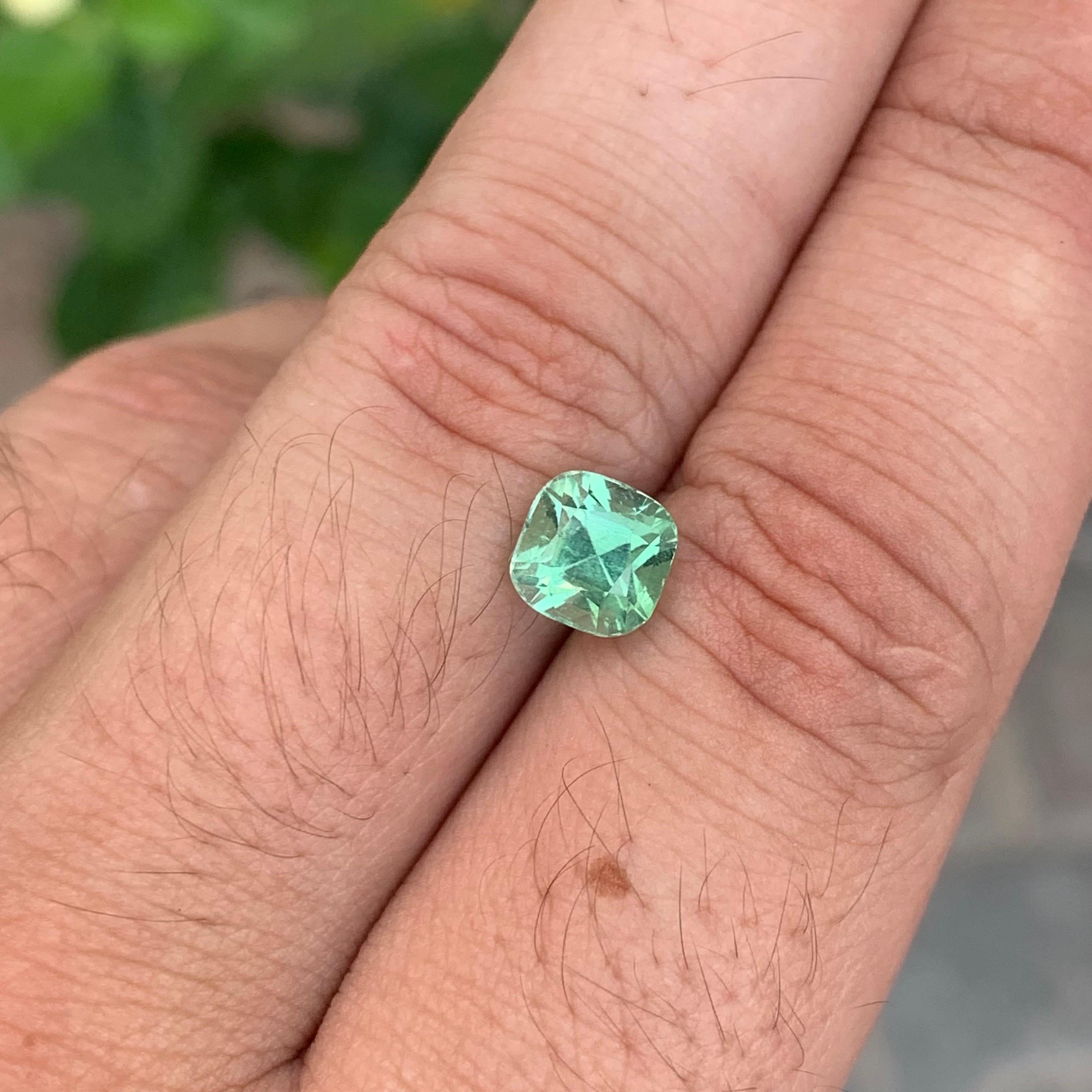 2.05 carati di tormalina verde menta naturale sfusa a forma di cuscino in vendita 5