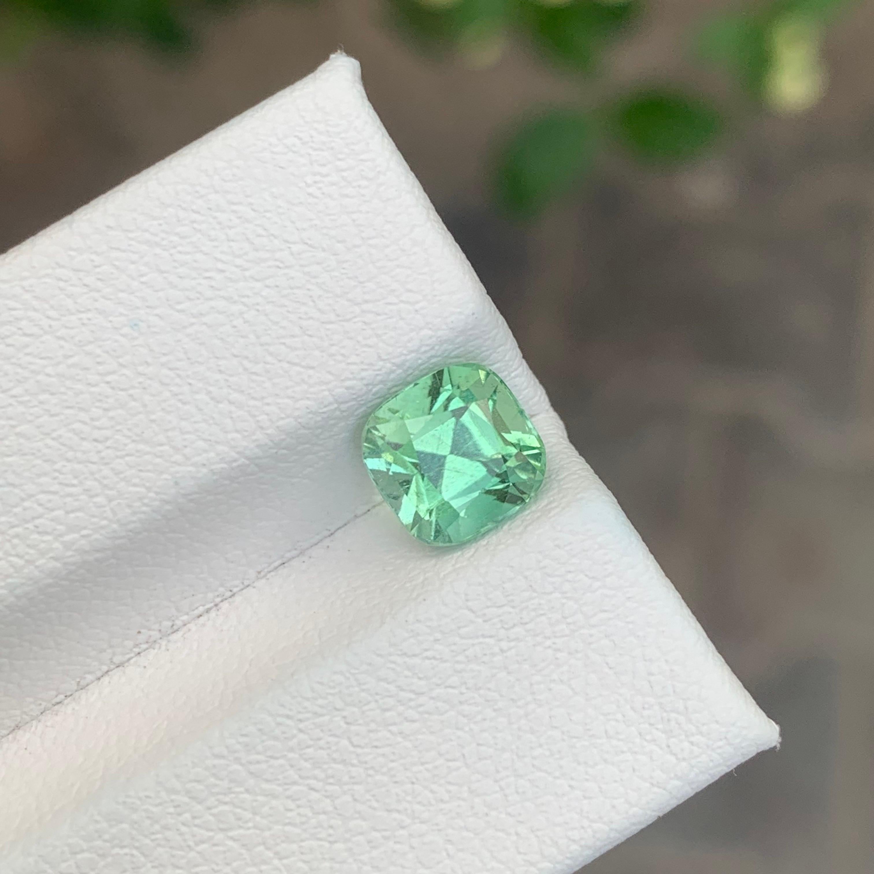 2.05 carati di tormalina verde menta naturale sfusa a forma di cuscino in vendita 6