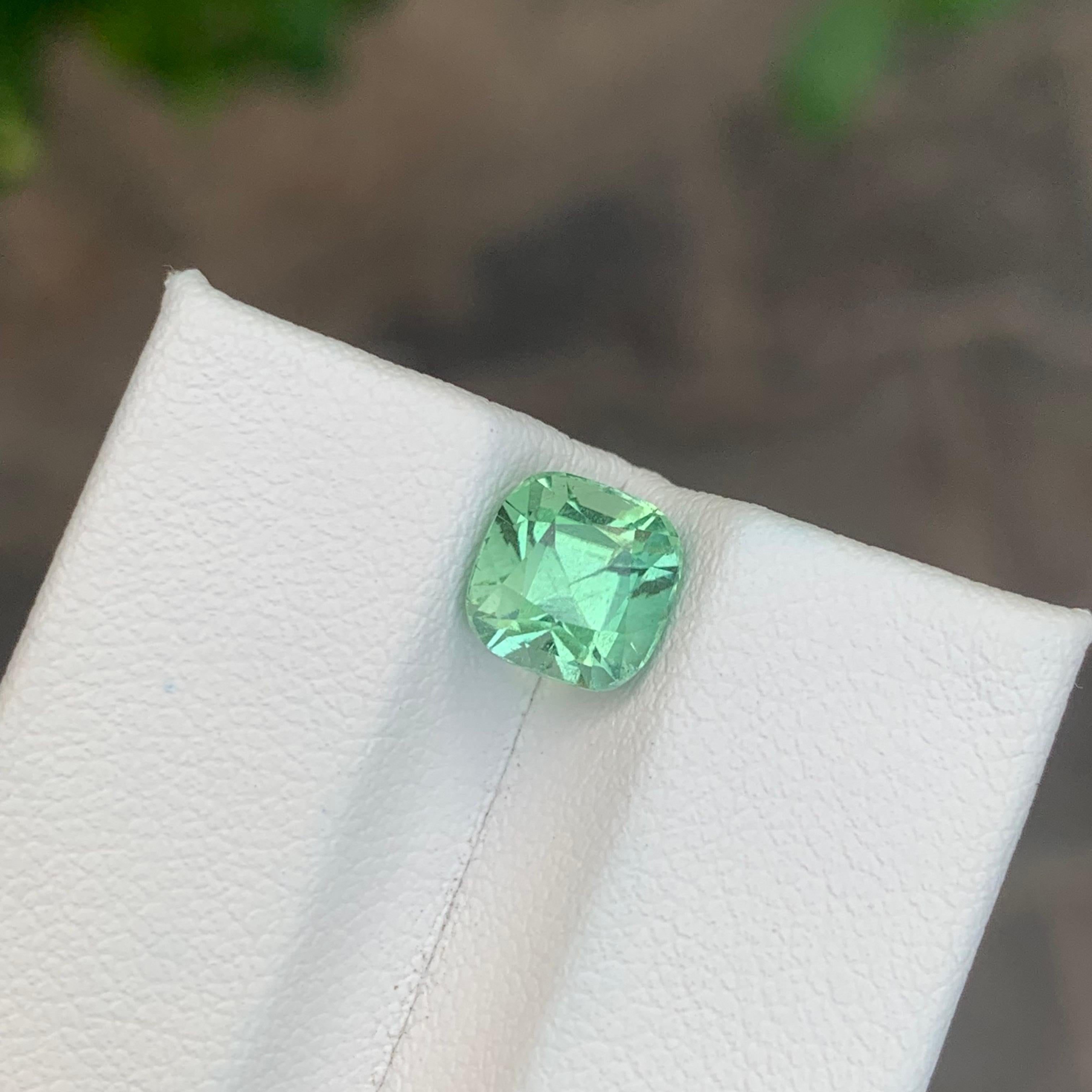 Taglio cuscino 2.05 carati di tormalina verde menta naturale sfusa a forma di cuscino in vendita