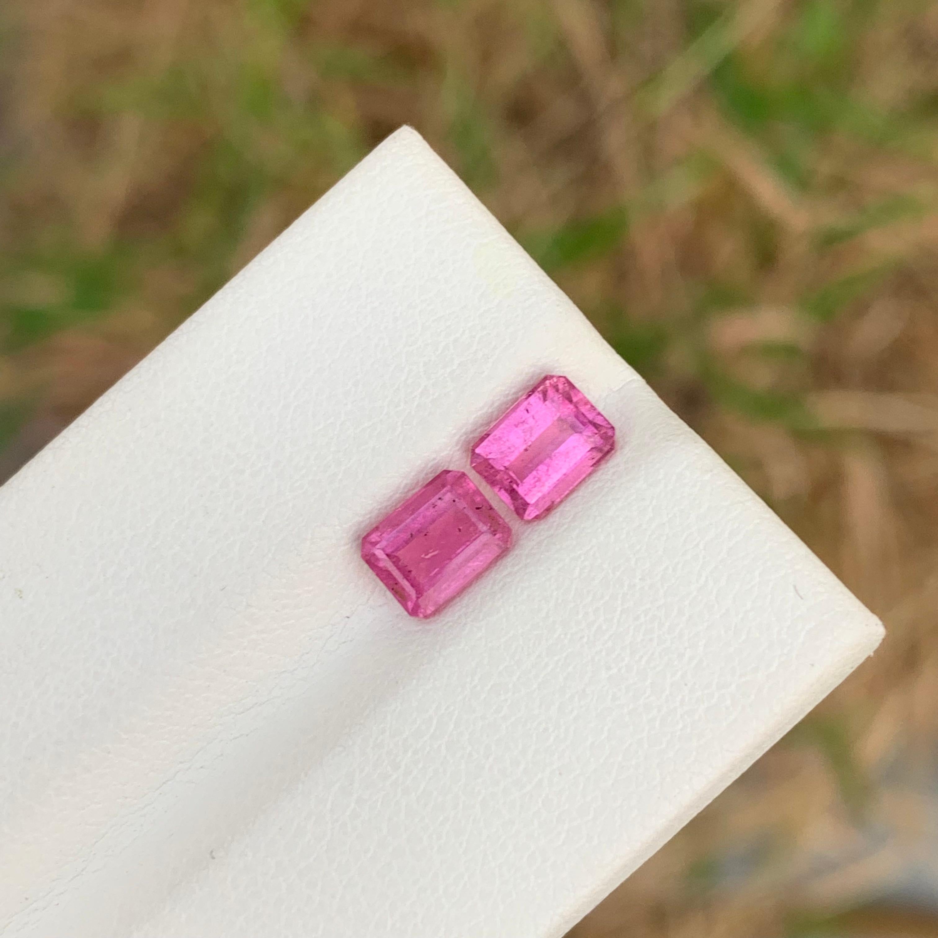 Femenino o masculino Piezas de turmalina rosa suelta natural de 2,05 quilates para pendientes en venta