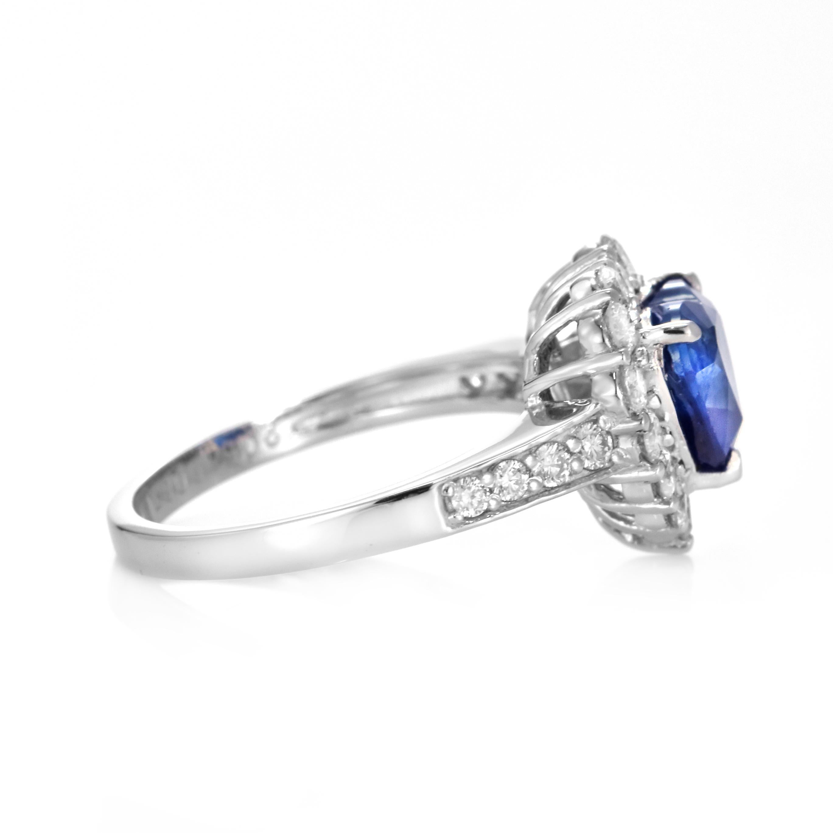 2.05 Carat Natural Sapphire and Diamond Ring Made in Platinum For Sale 5