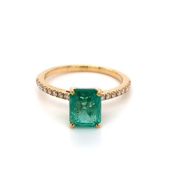 2.05 Carat Octagon Cut Emerald Ring with Diamonds in 10k Yellow Gold (bague en or jaune 10k)