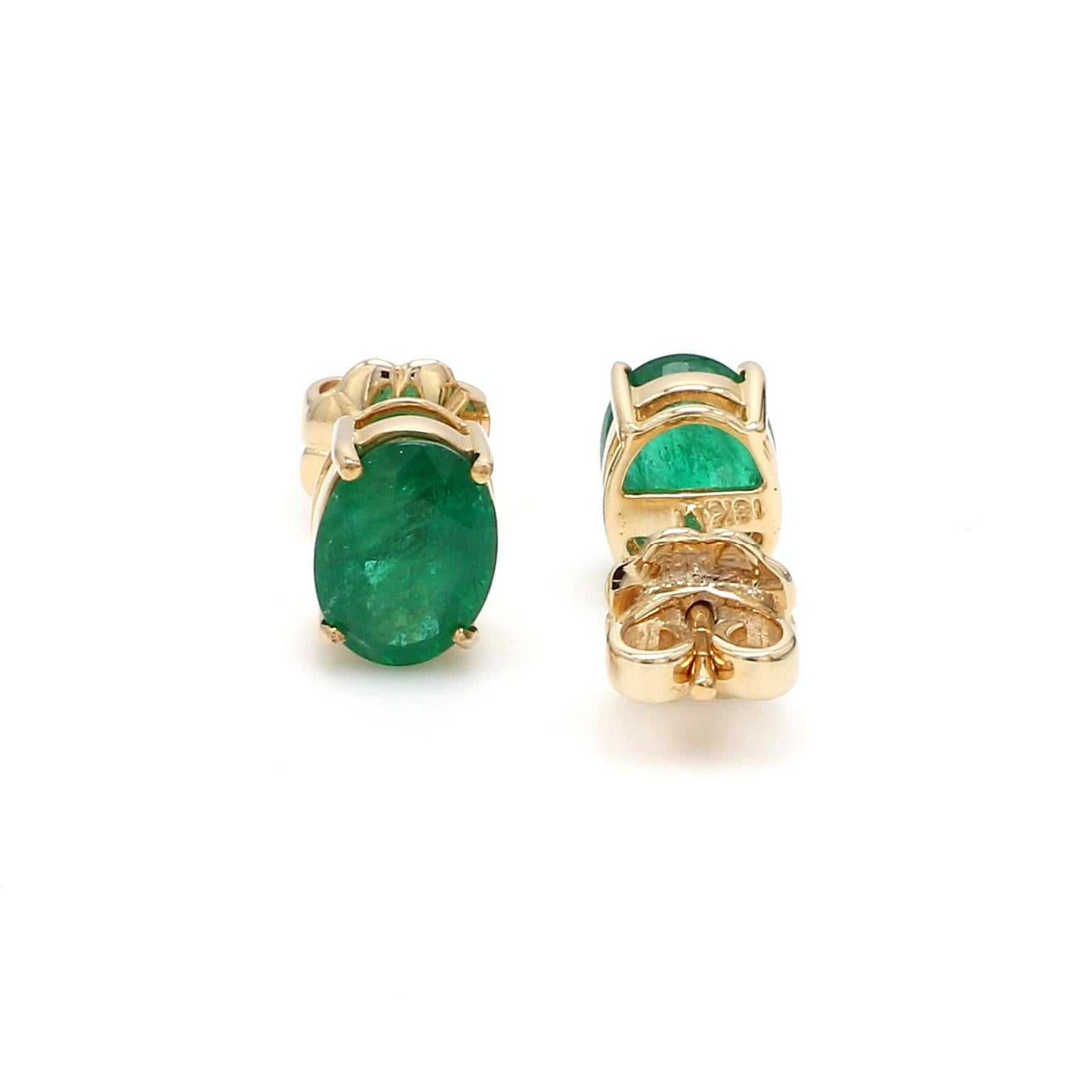 Women's 2.05 Carat Oval Natural Emerald Gemstone Stud Earrings 18k Yellow Gold Jewelry For Sale